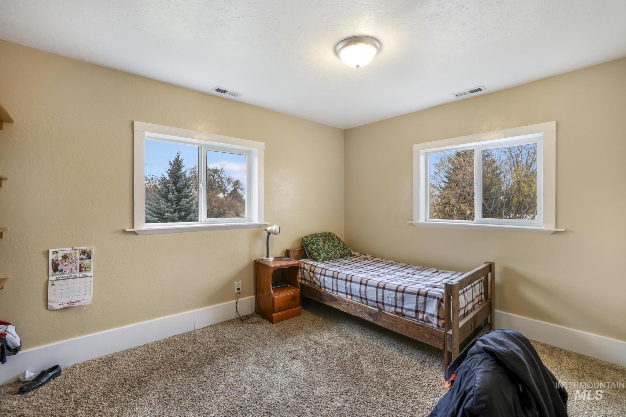 409 1st St E, Hansen, Idaho 83334, 5 Bedrooms, 3 Bathrooms, Residential For Sale, Price $435,000,MLS 98968068