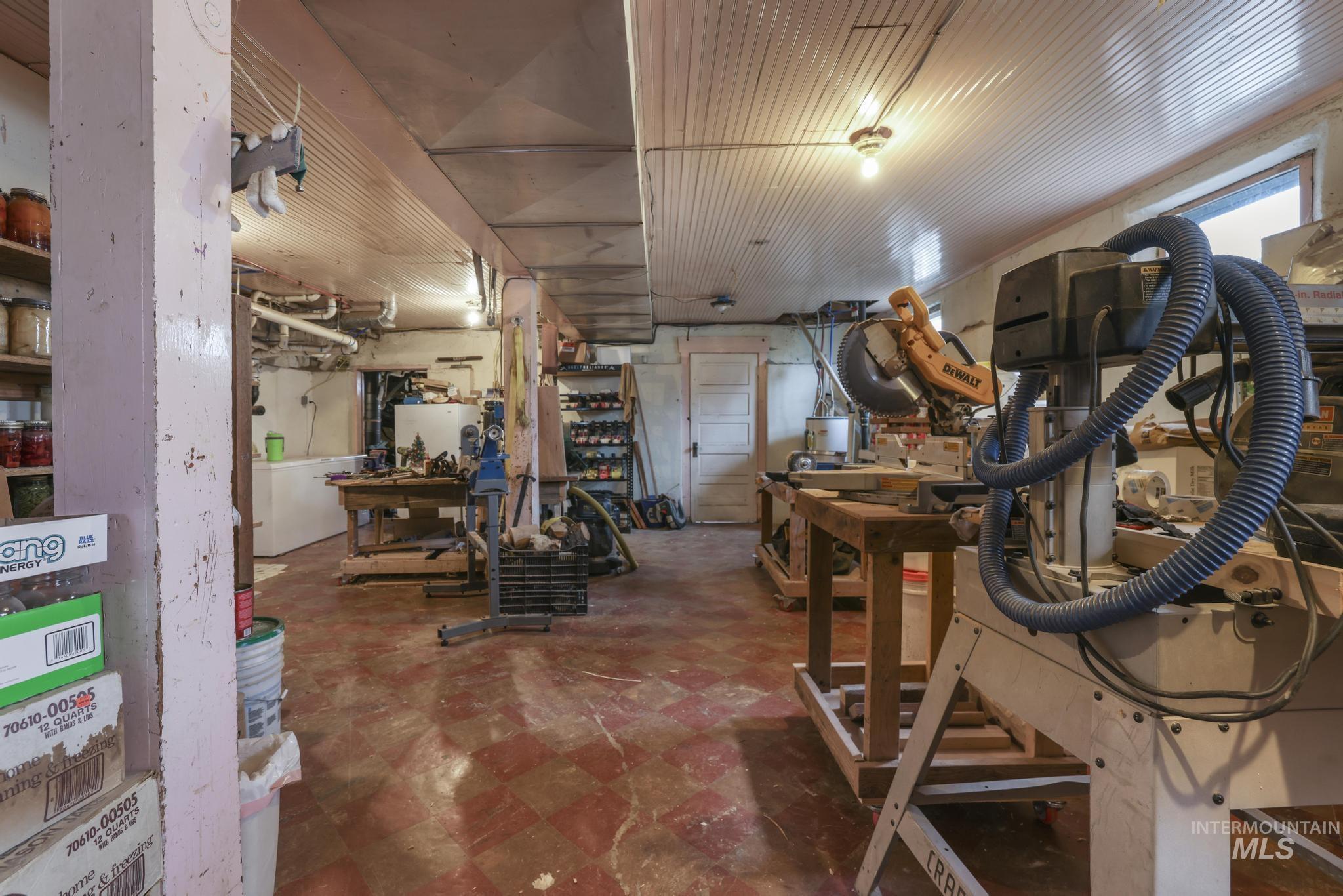 409 1st St E, Hansen, Idaho 83334, 5 Bedrooms, 3 Bathrooms, Residential For Sale, Price $445,000, 98968068