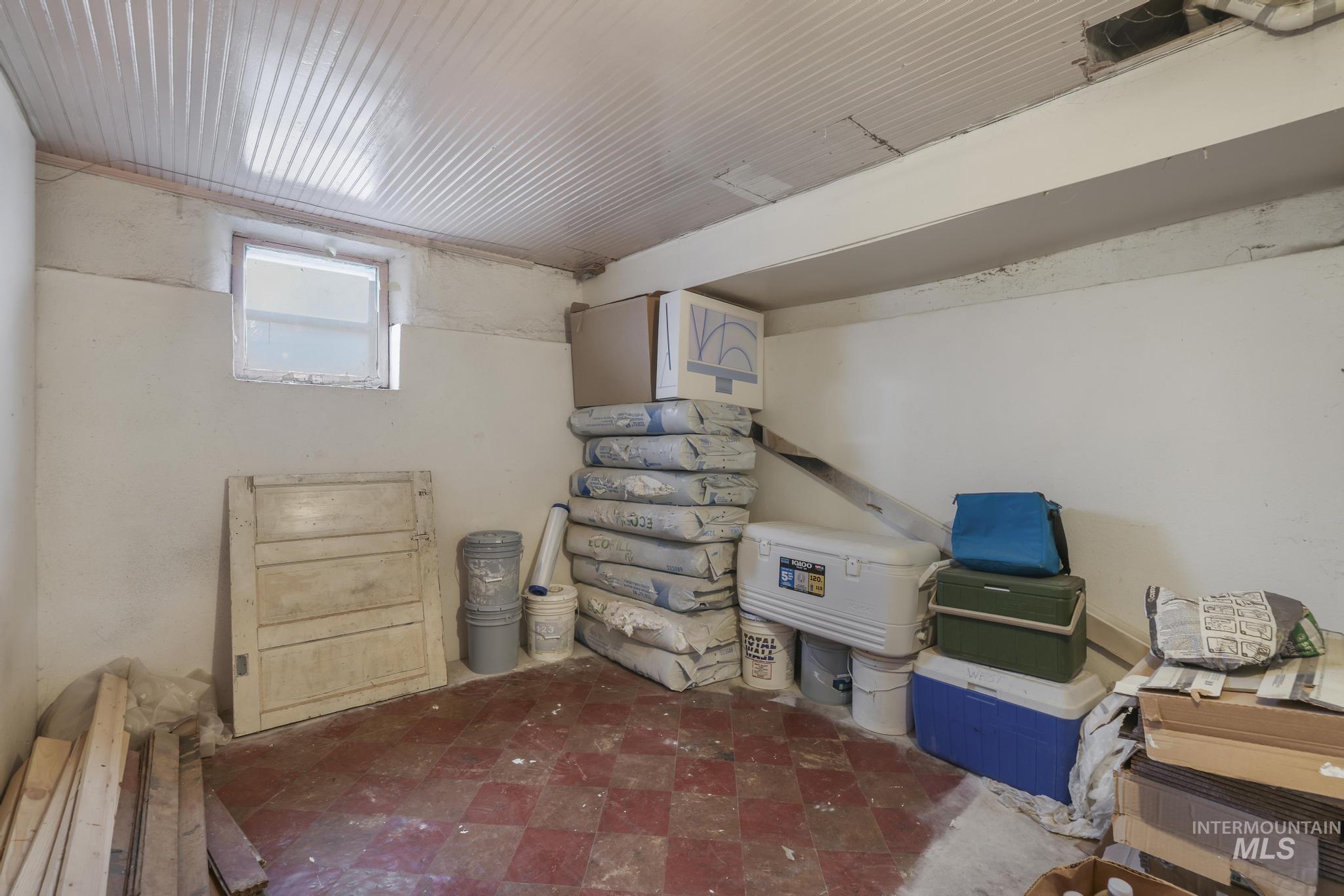 409 1st St E, Hansen, Idaho 83334, 5 Bedrooms, 3 Bathrooms, Residential For Sale, Price $445,000, 98968068