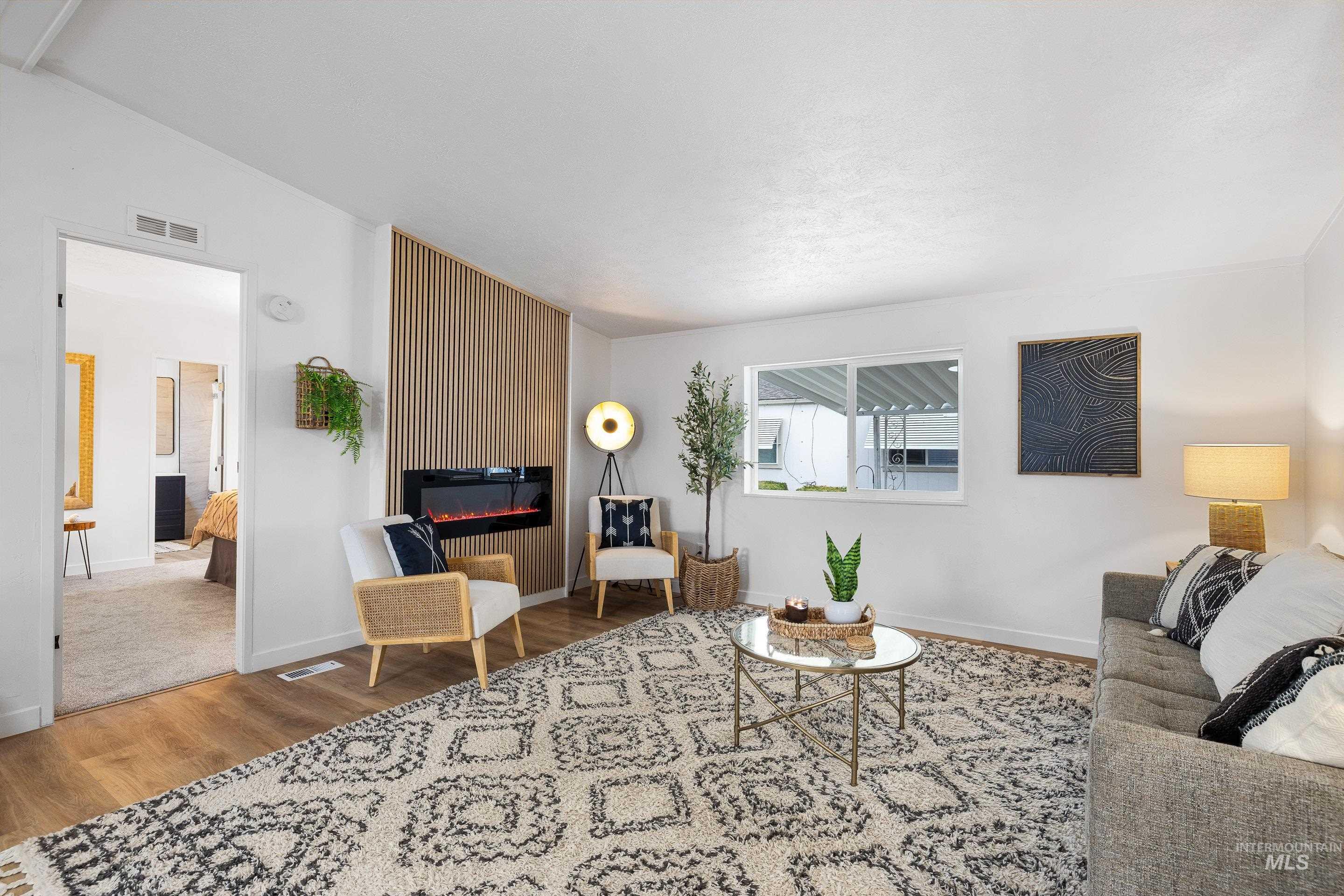 10014 Dewitt Lane, Boise, Idaho 83704, 3 Bedrooms, 2 Bathrooms, Residential For Sale, Price $149,900,MLS 98968069