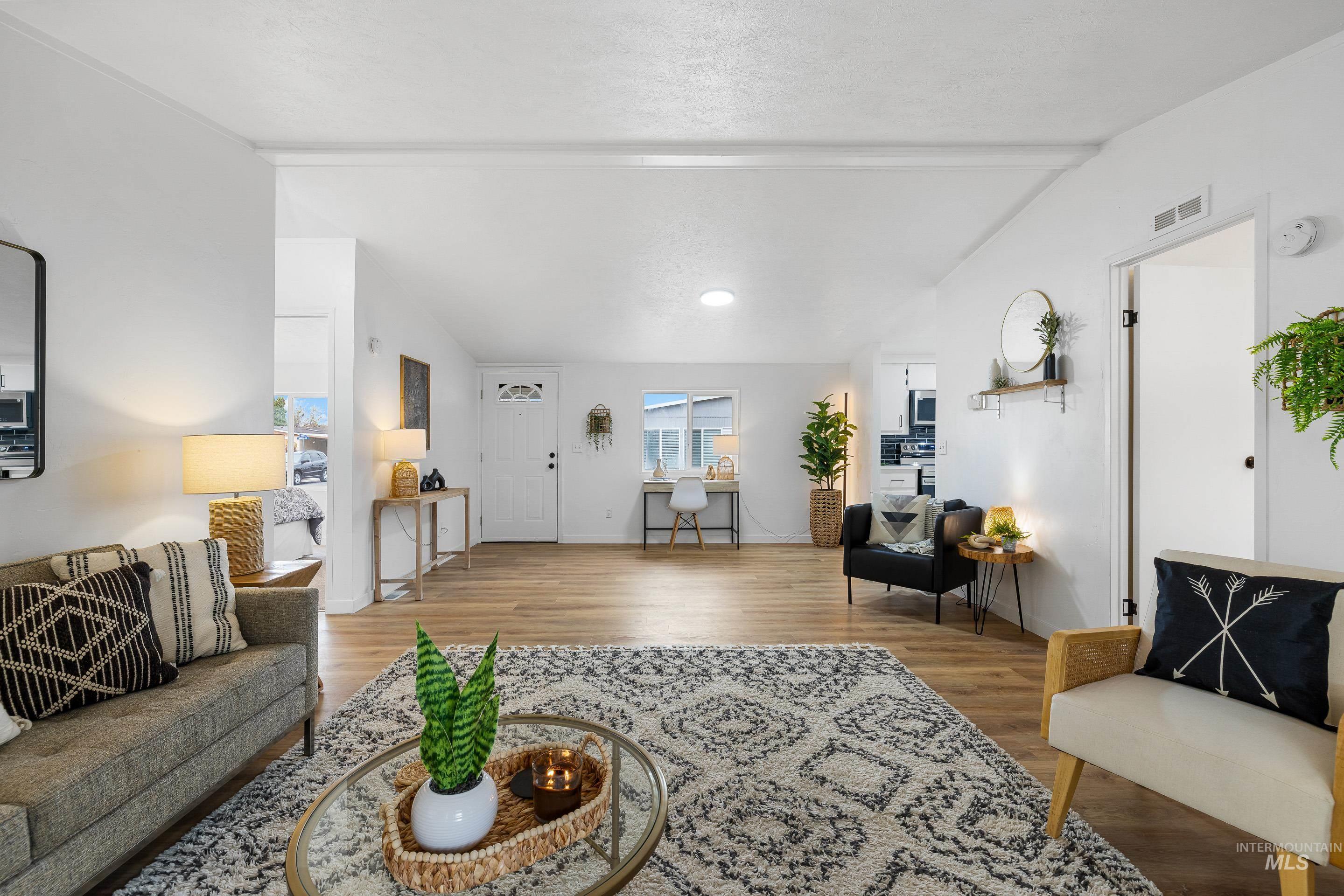 10014 Dewitt Lane, Boise, Idaho 83704, 3 Bedrooms, 2 Bathrooms, Residential For Sale, Price $149,900,MLS 98968069