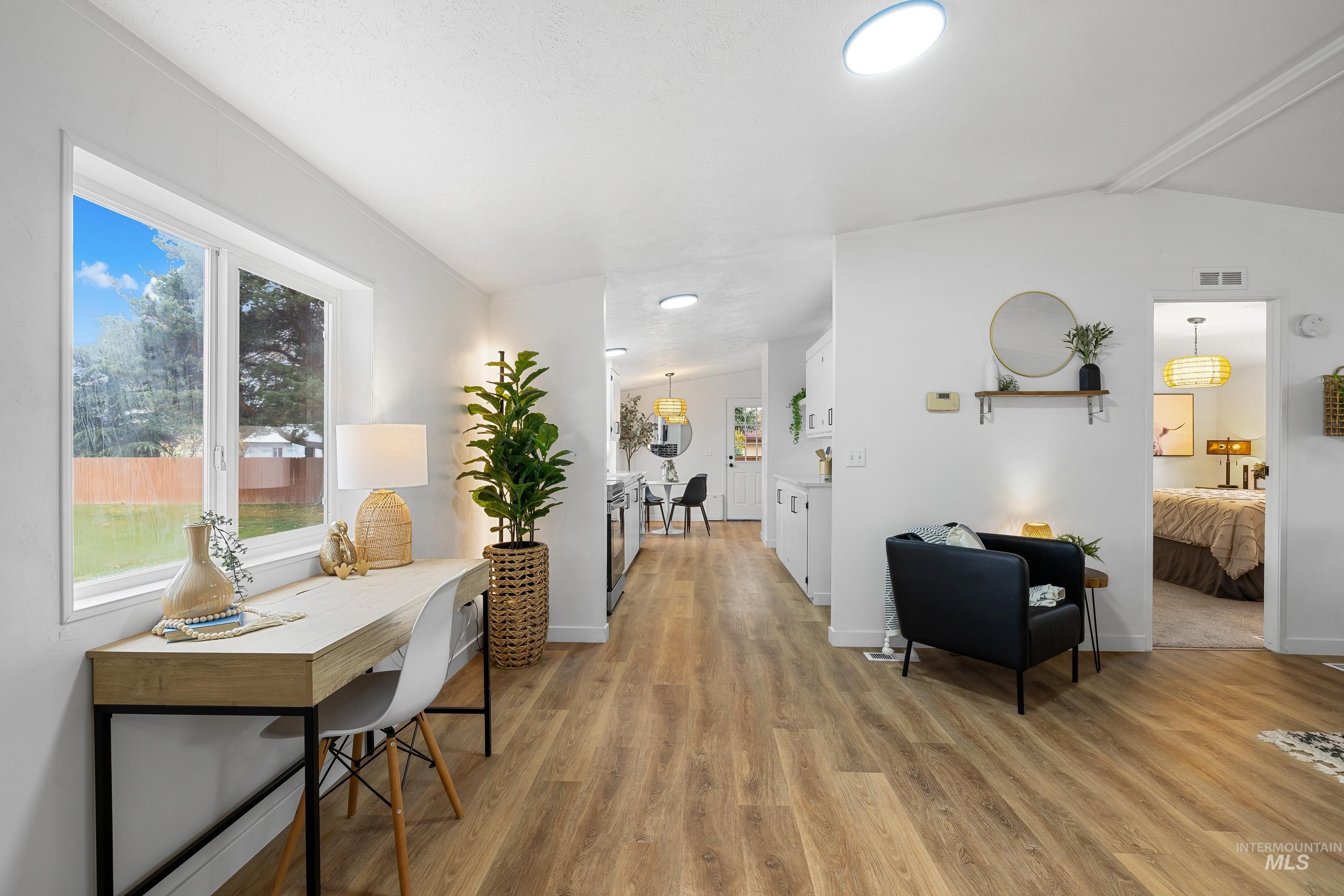 10014 Dewitt Lane, Boise, Idaho 83704, 3 Bedrooms, 2 Bathrooms, Residential For Sale, Price $149,900,MLS 98968069