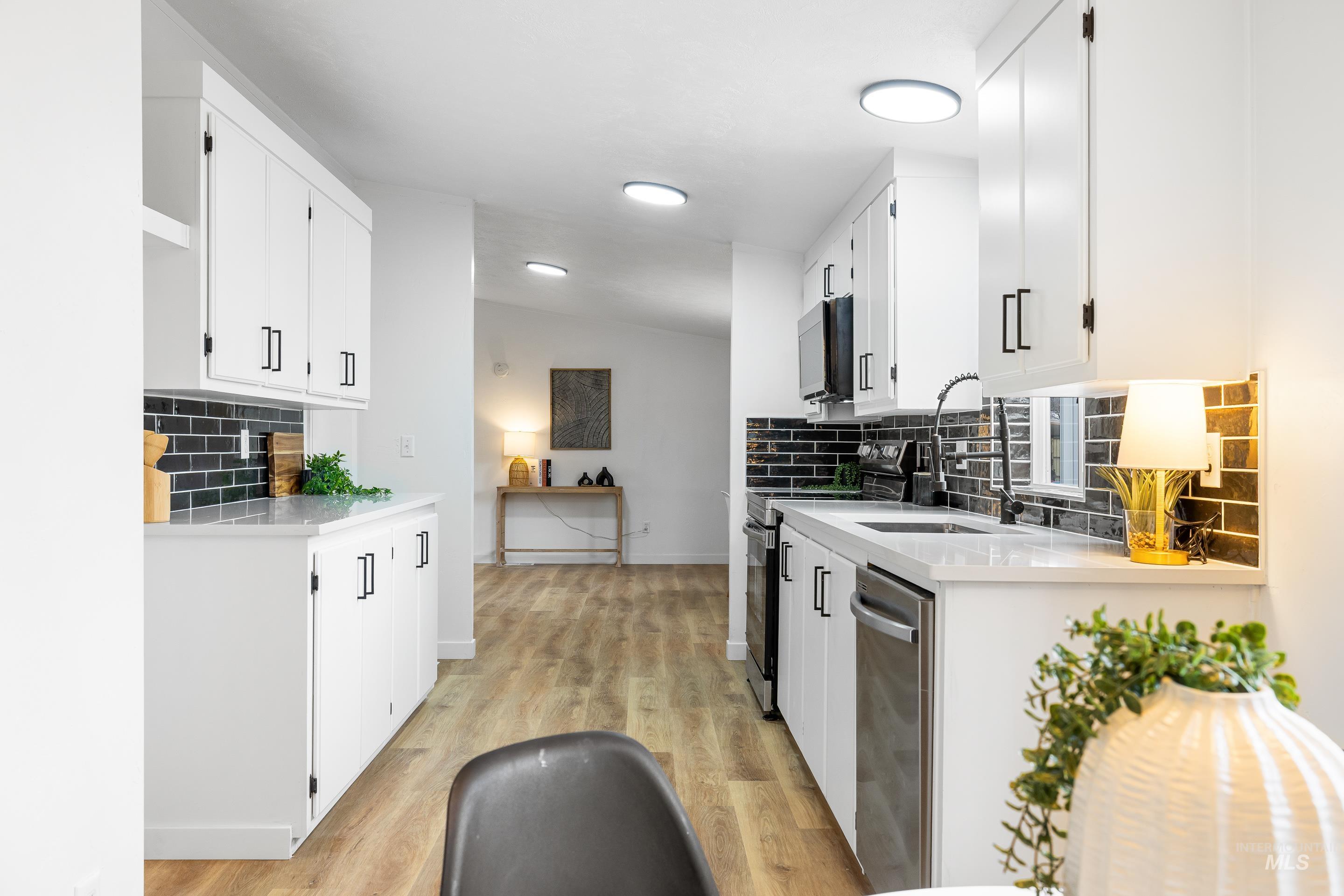 10014 Dewitt Lane, Boise, Idaho 83704, 3 Bedrooms, 2 Bathrooms, Residential For Sale, Price $149,900,MLS 98968069