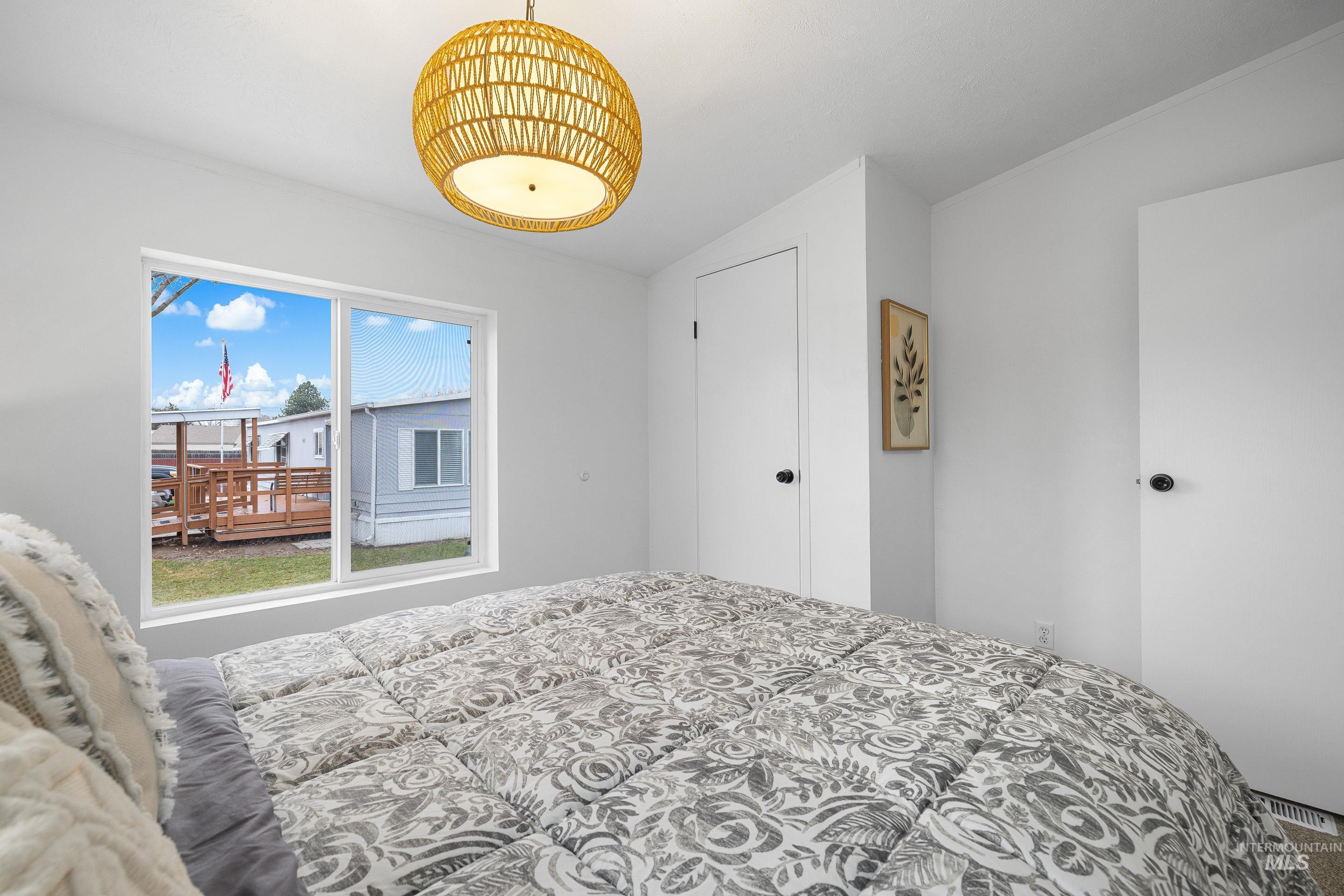 10014 Dewitt Lane, Boise, Idaho 83704, 3 Bedrooms, 2 Bathrooms, Residential For Sale, Price $149,900,MLS 98968069