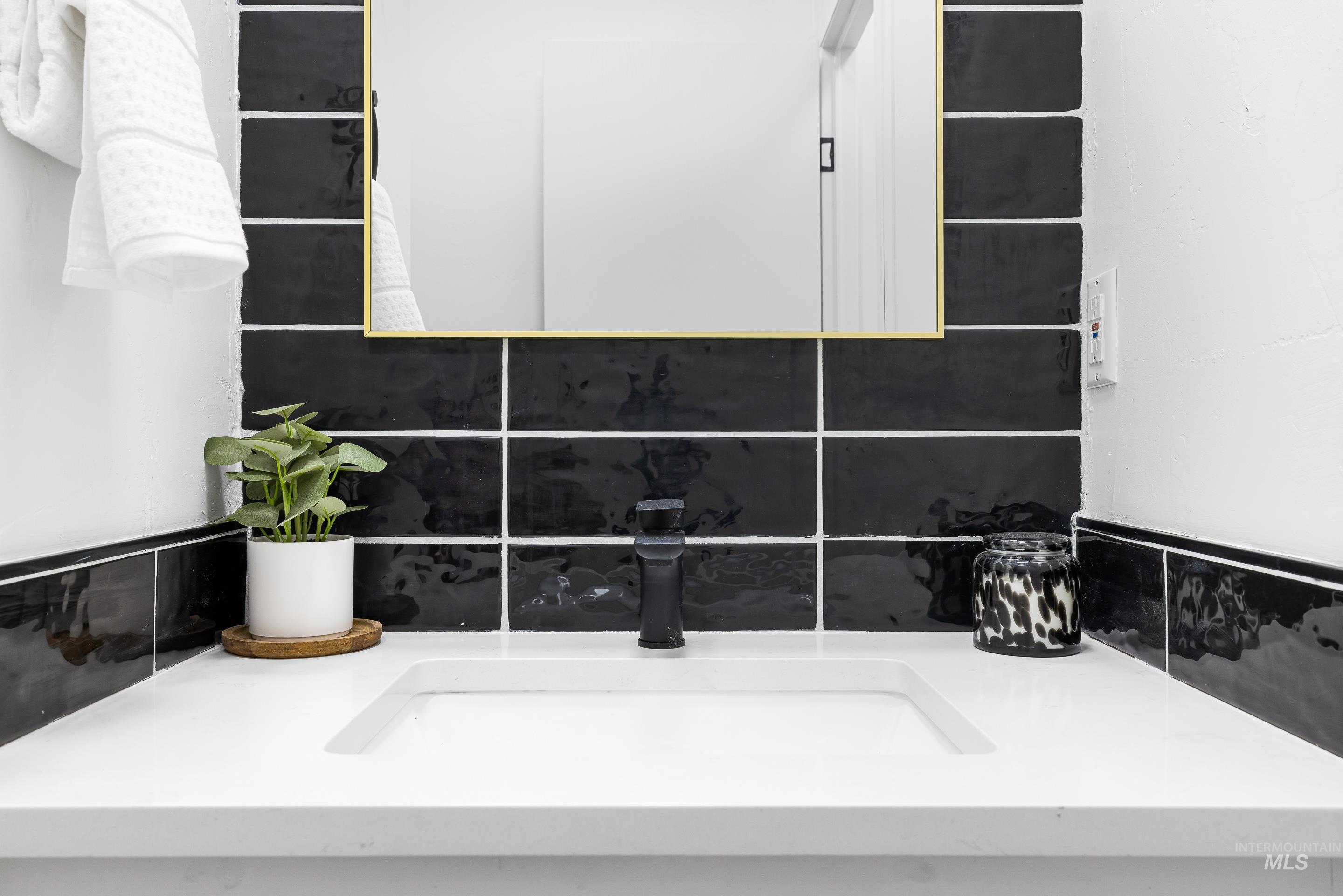 10014 Dewitt Lane, Boise, Idaho 83704, 3 Bedrooms, 2 Bathrooms, Residential For Sale, Price $149,900,MLS 98968069