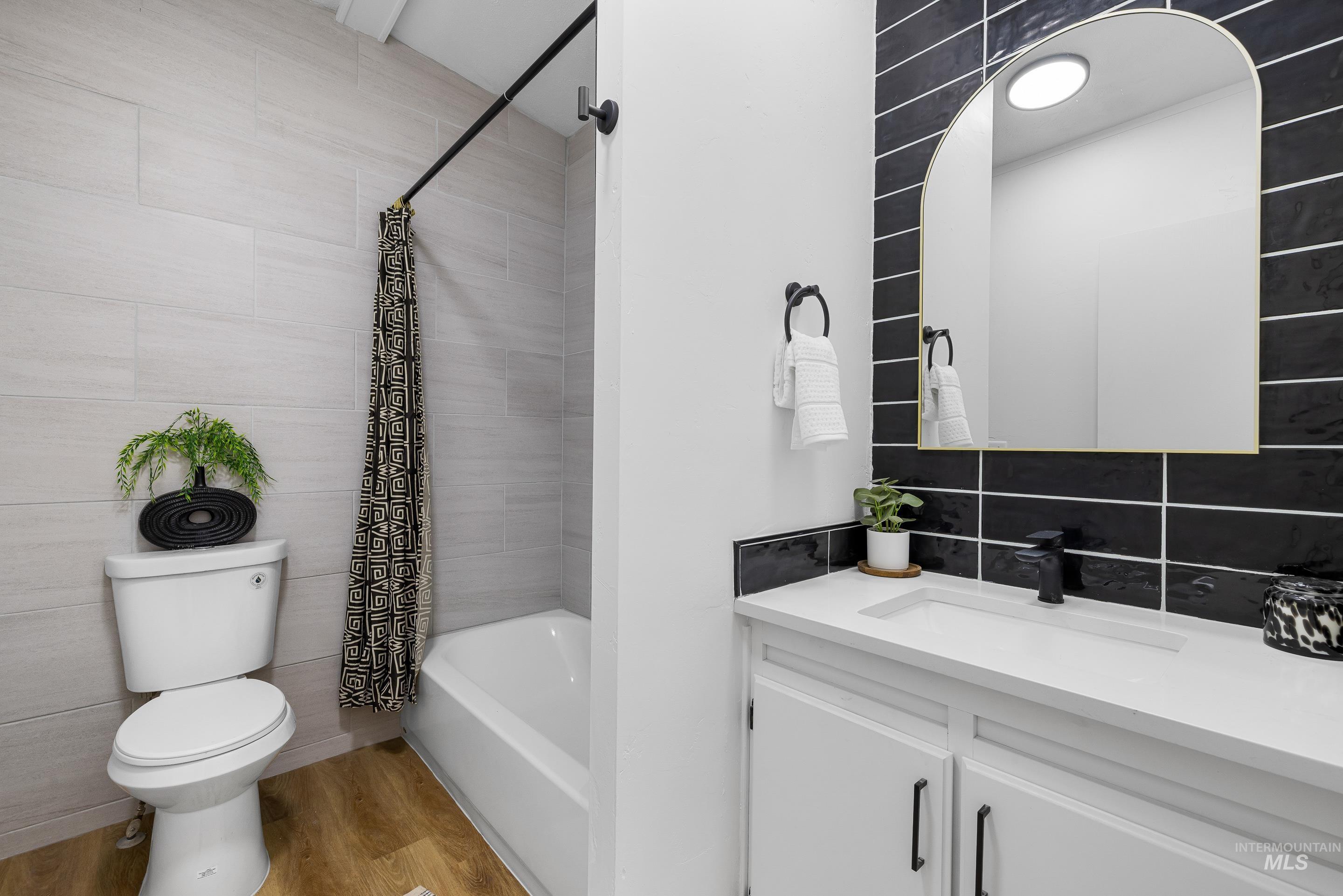 10014 Dewitt Lane, Boise, Idaho 83704, 3 Bedrooms, 2 Bathrooms, Residential For Sale, Price $149,900,MLS 98968069