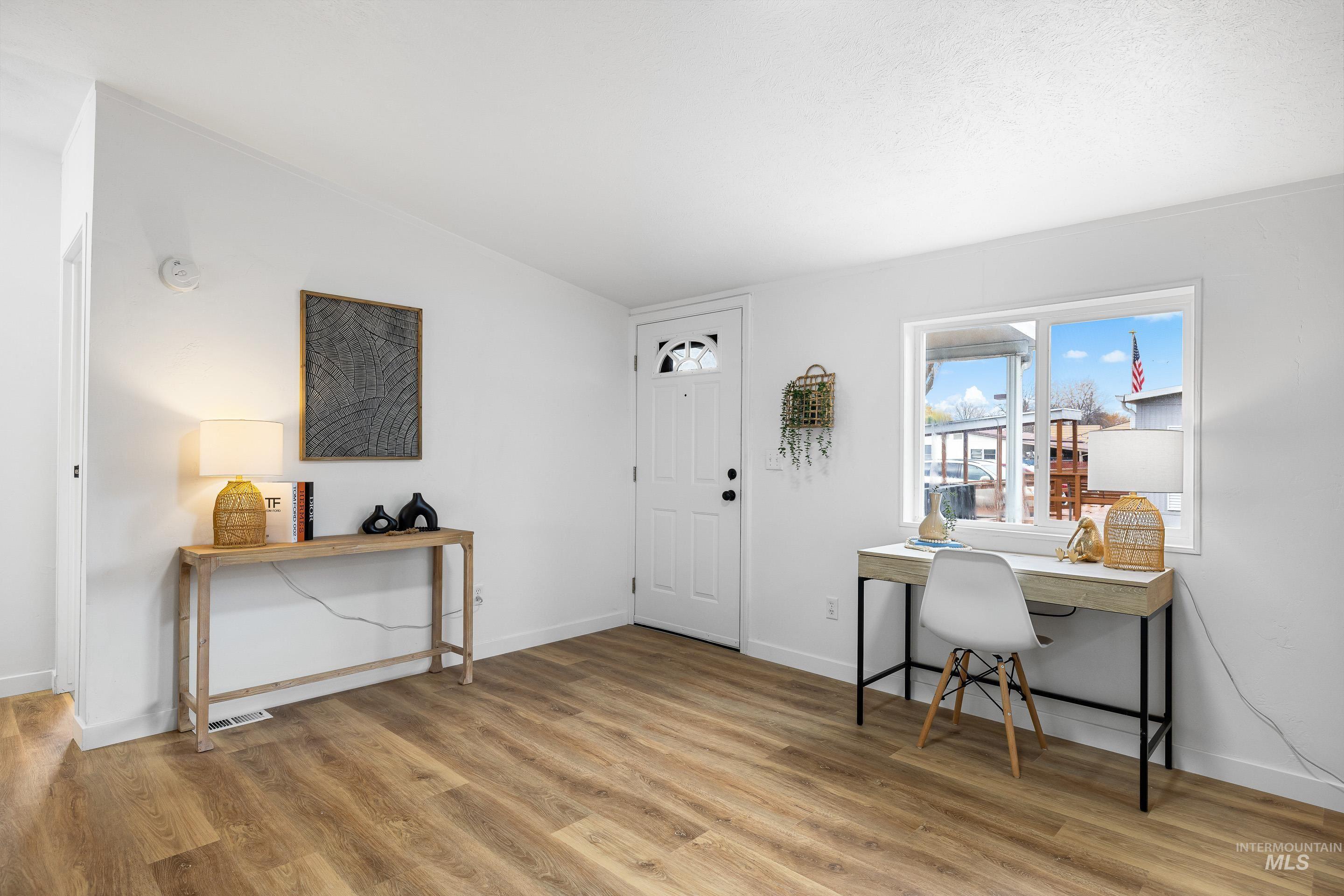 10014 Dewitt Lane, Boise, Idaho 83704, 3 Bedrooms, 2 Bathrooms, Residential For Sale, Price $149,900,MLS 98968069