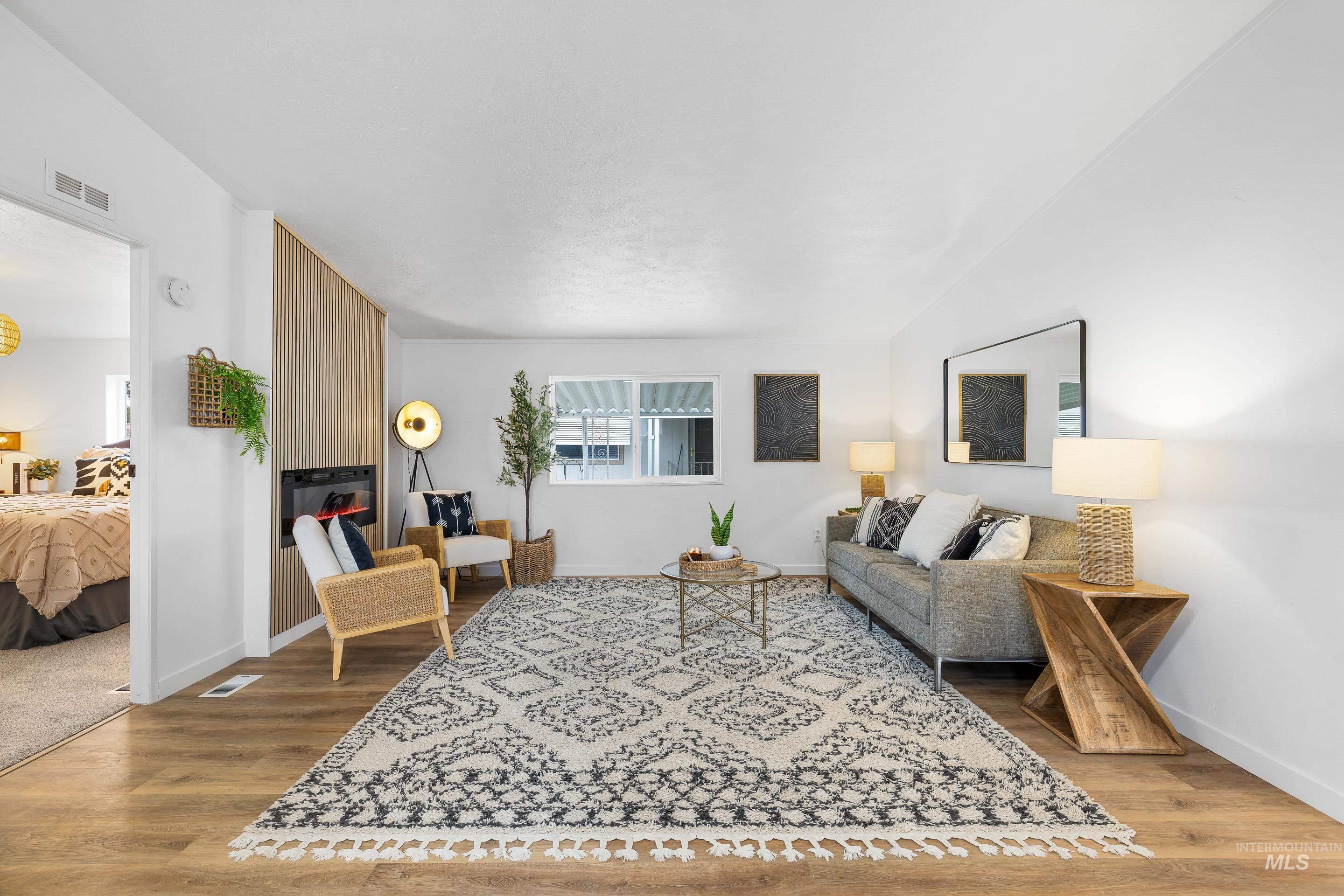 10014 Dewitt Lane, Boise, Idaho 83704, 3 Bedrooms, 2 Bathrooms, Residential For Sale, Price $149,900,MLS 98968069