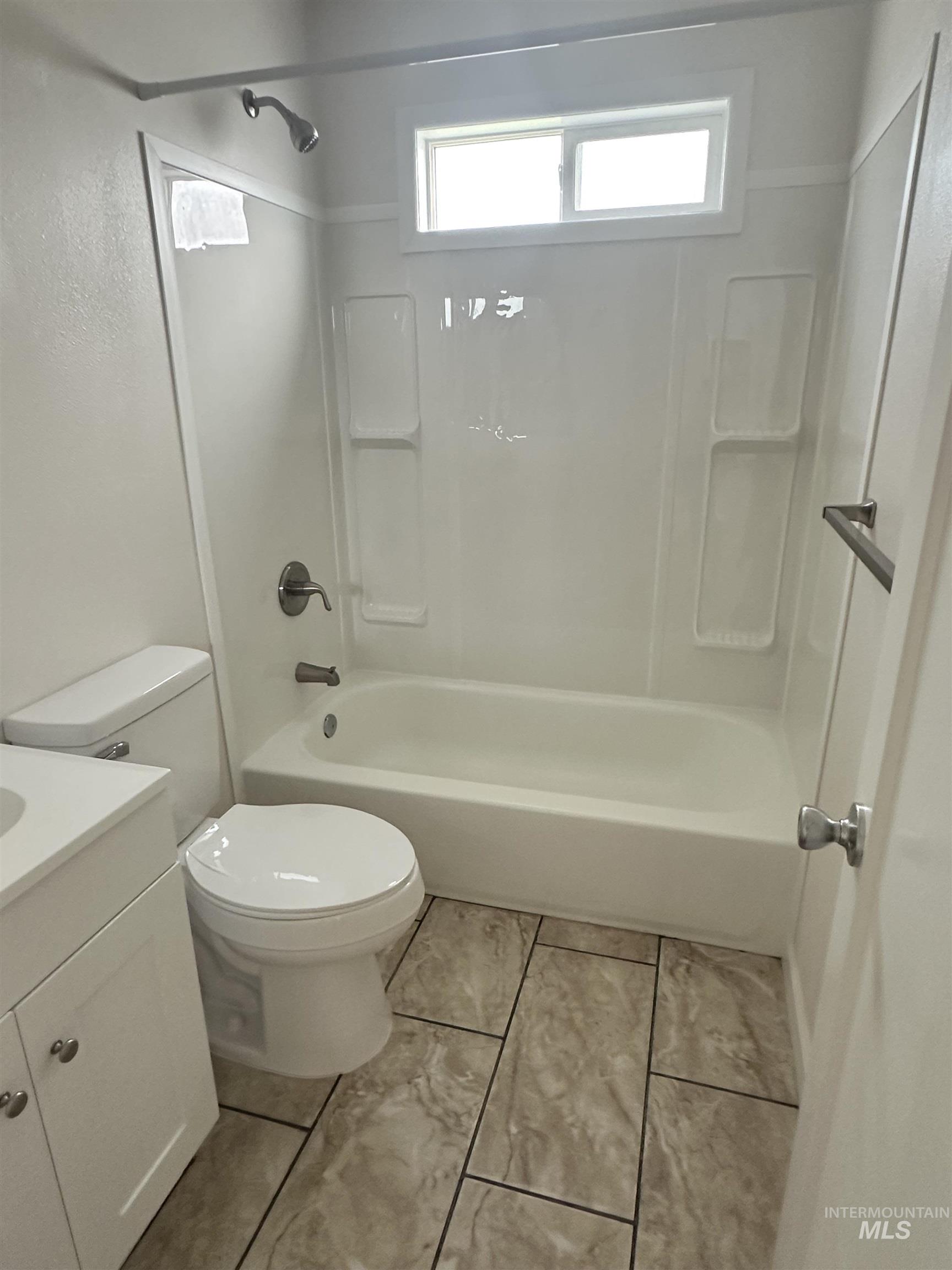 217 & 219 Oregon St, Gooding, Idaho 83330, 2 Bedrooms, 1 Bathroom, Residential Income For Sale, Price $315,000, 98968077