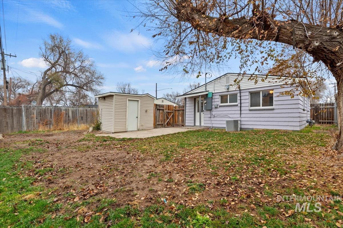 109 E 8th N, Mountain Home, Idaho 83647, 2 Bedrooms, 1 Bathroom, Residential For Sale, Price $228,000,MLS 98968082