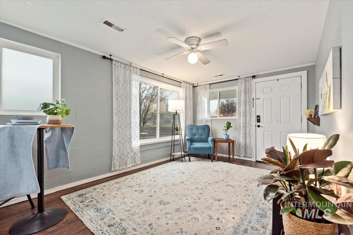 109 E 8th N, Mountain Home, Idaho 83647, 2 Bedrooms, 1 Bathroom, Residential For Sale, Price $228,000,MLS 98968082