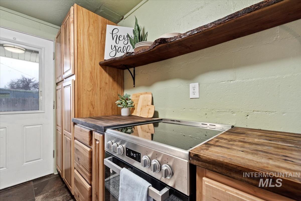 109 E 8th N, Mountain Home, Idaho 83647, 2 Bedrooms, 1 Bathroom, Residential For Sale, Price $228,000,MLS 98968082