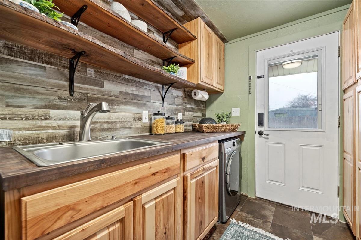 109 E 8th N, Mountain Home, Idaho 83647, 2 Bedrooms, 1 Bathroom, Residential For Sale, Price $228,000,MLS 98968082