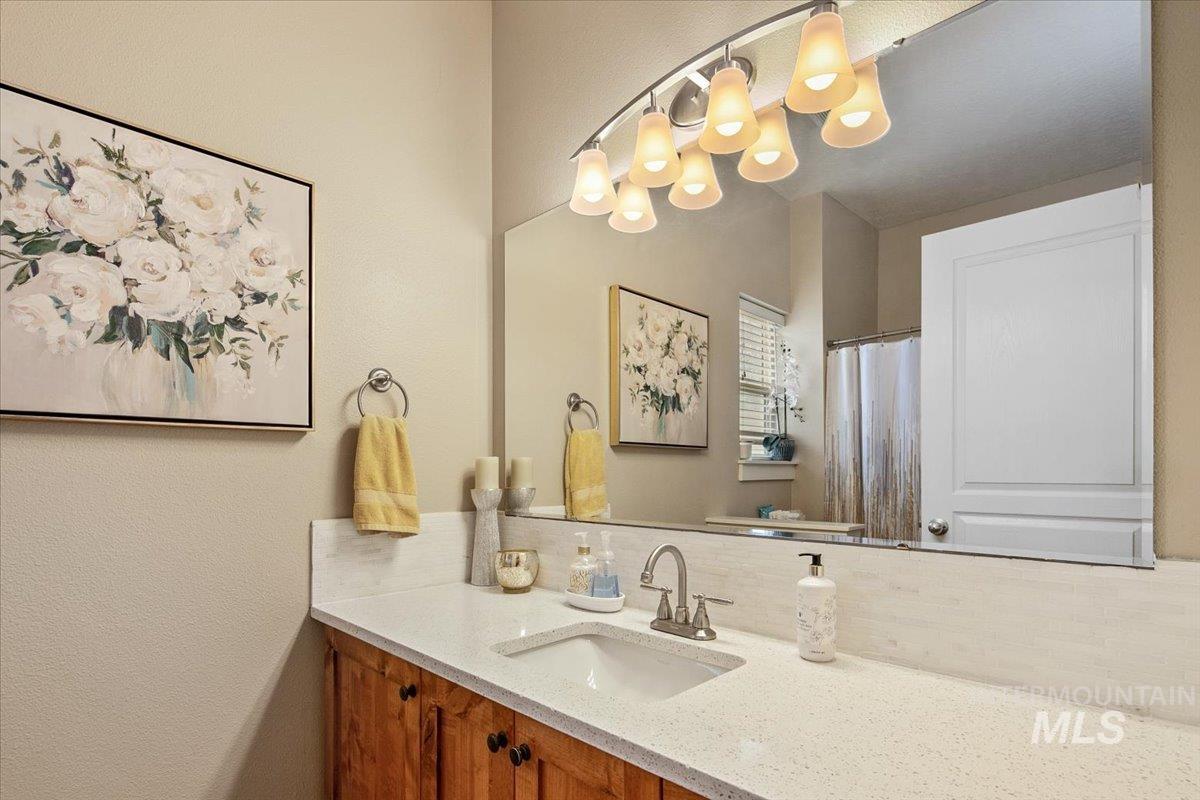 2264 E Comisky St, Meridian, Idaho 83646, 5 Bedrooms, 3 Bathrooms, Residential For Sale, Price $679,500,MLS 98968086