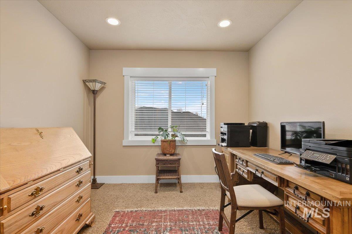 2264 E Comisky St, Meridian, Idaho 83646, 5 Bedrooms, 3 Bathrooms, Residential For Sale, Price $679,500,MLS 98968086