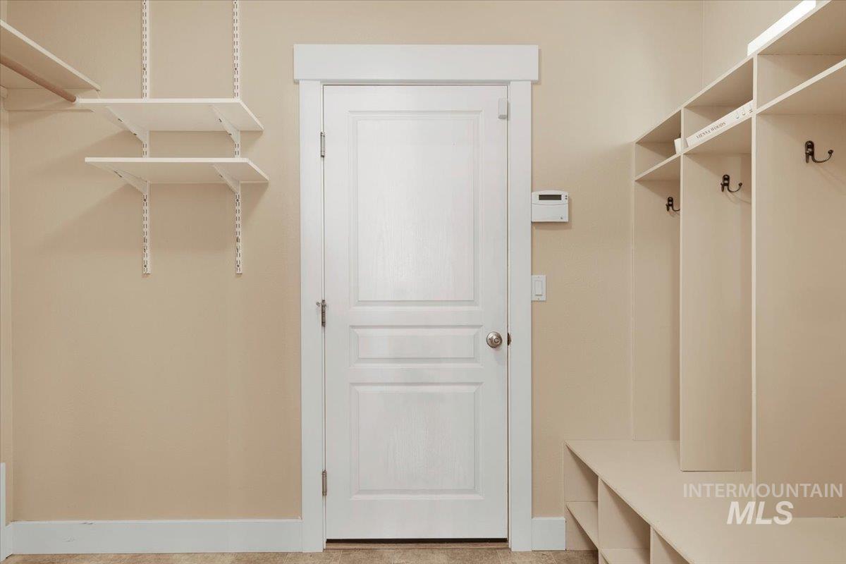 2264 E Comisky St, Meridian, Idaho 83646, 5 Bedrooms, 3 Bathrooms, Residential For Sale, Price $679,500,MLS 98968086