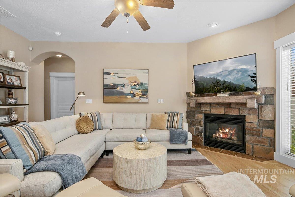 2264 E Comisky St, Meridian, Idaho 83646, 5 Bedrooms, 3 Bathrooms, Residential For Sale, Price $679,500,MLS 98968086