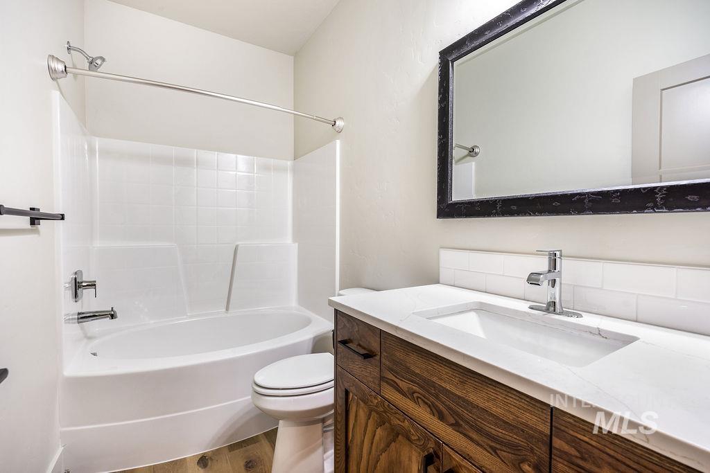 2910 Cottonwood Ln, Emmett, Idaho 83716, 3 Bedrooms, 2 Bathrooms, Residential For Sale, Price $824,900,MLS 98968089