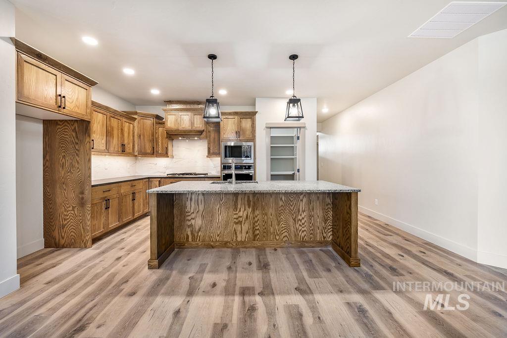 2910 Cottonwood Ln, Emmett, Idaho 83716, 3 Bedrooms, 2 Bathrooms, Residential For Sale, Price $824,900,MLS 98968089