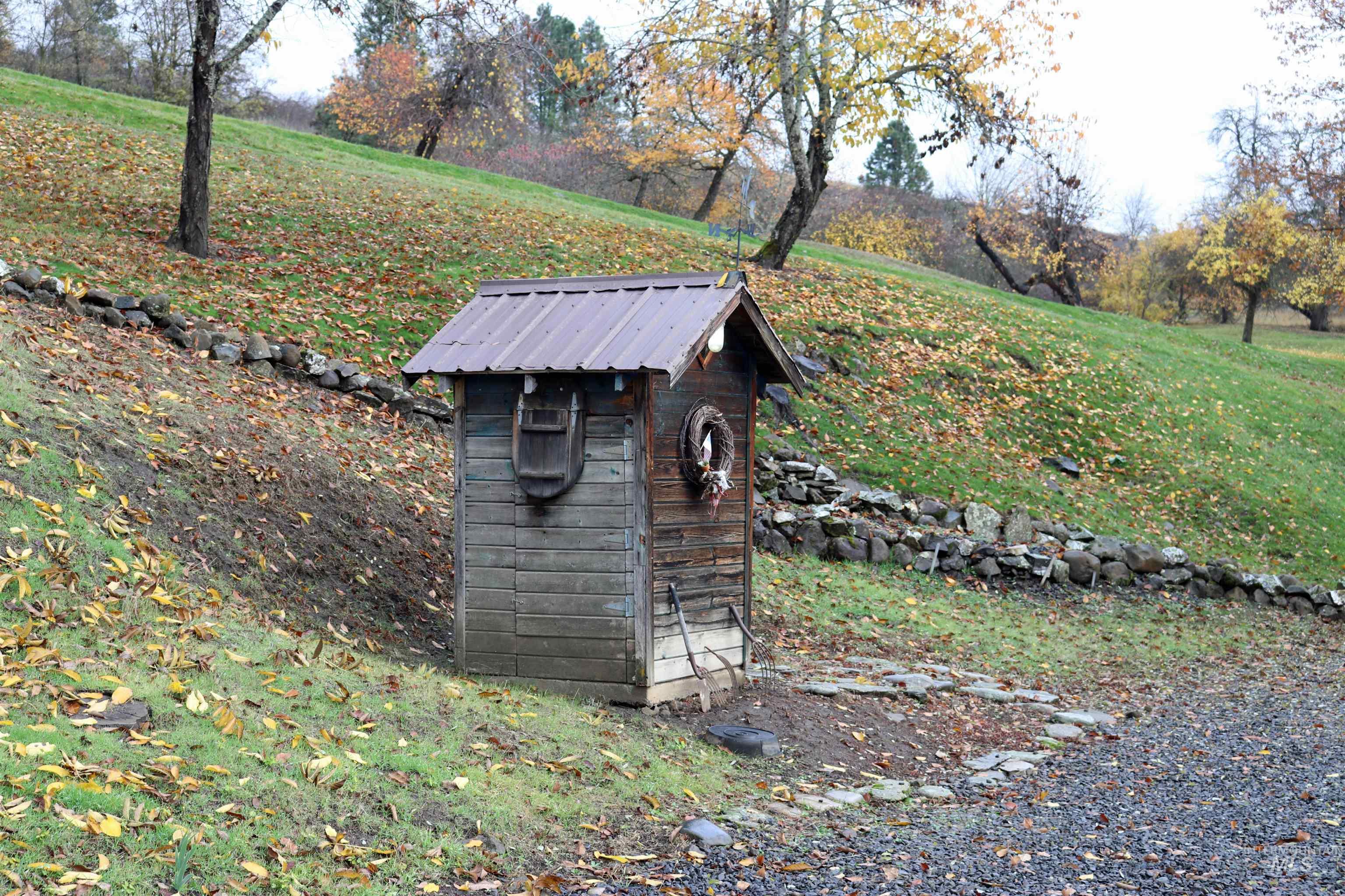 20044 Orchard Lane, Lenore, Idaho 83541, 2 Bedrooms, 2 Bathrooms, Residential For Sale, Price $775,000,MLS 98968090