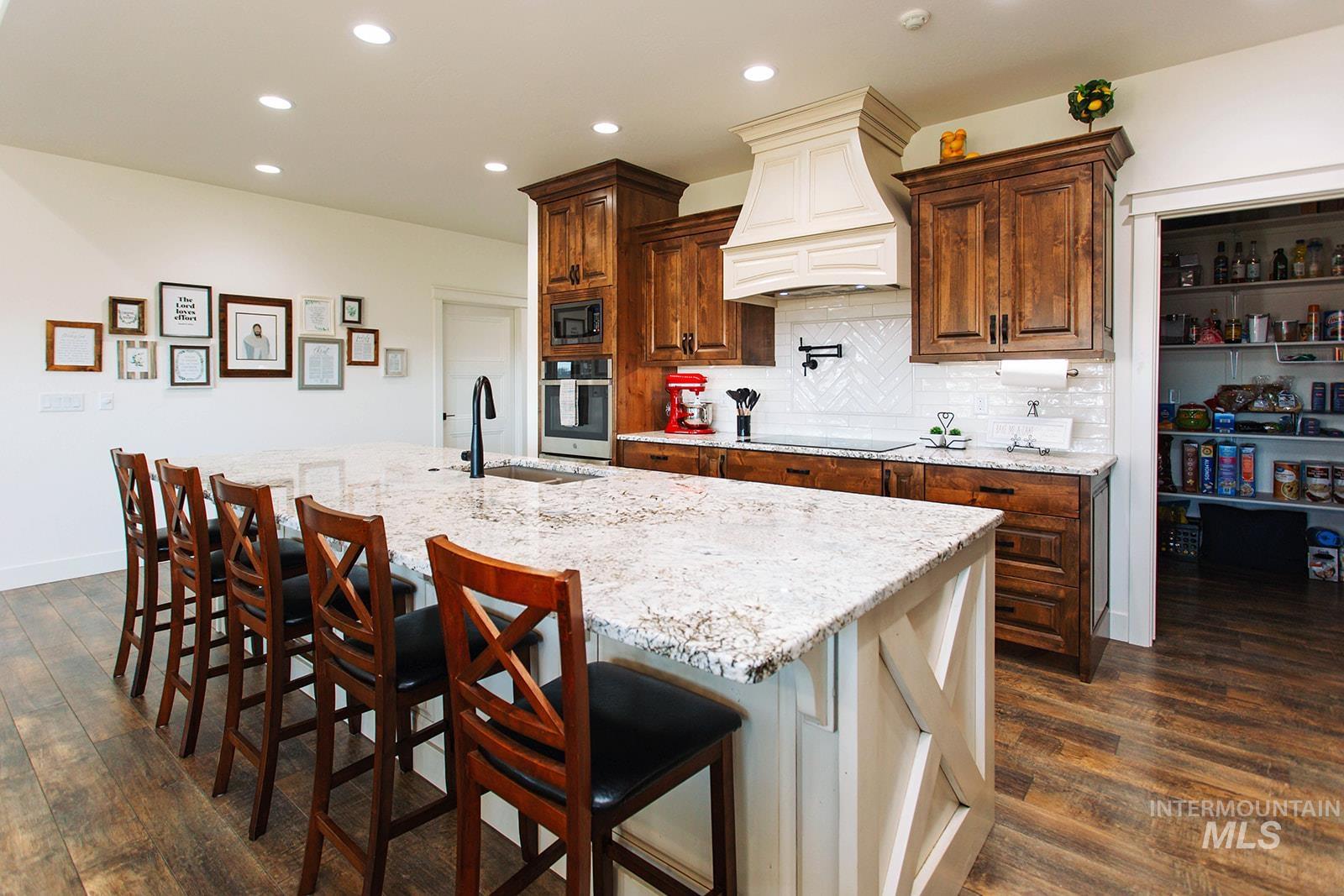 4089 N 2280 E, Filer, Idaho 83328, 5 Bedrooms, 3 Bathrooms, Residential For Sale, Price $899,000,MLS 98968091