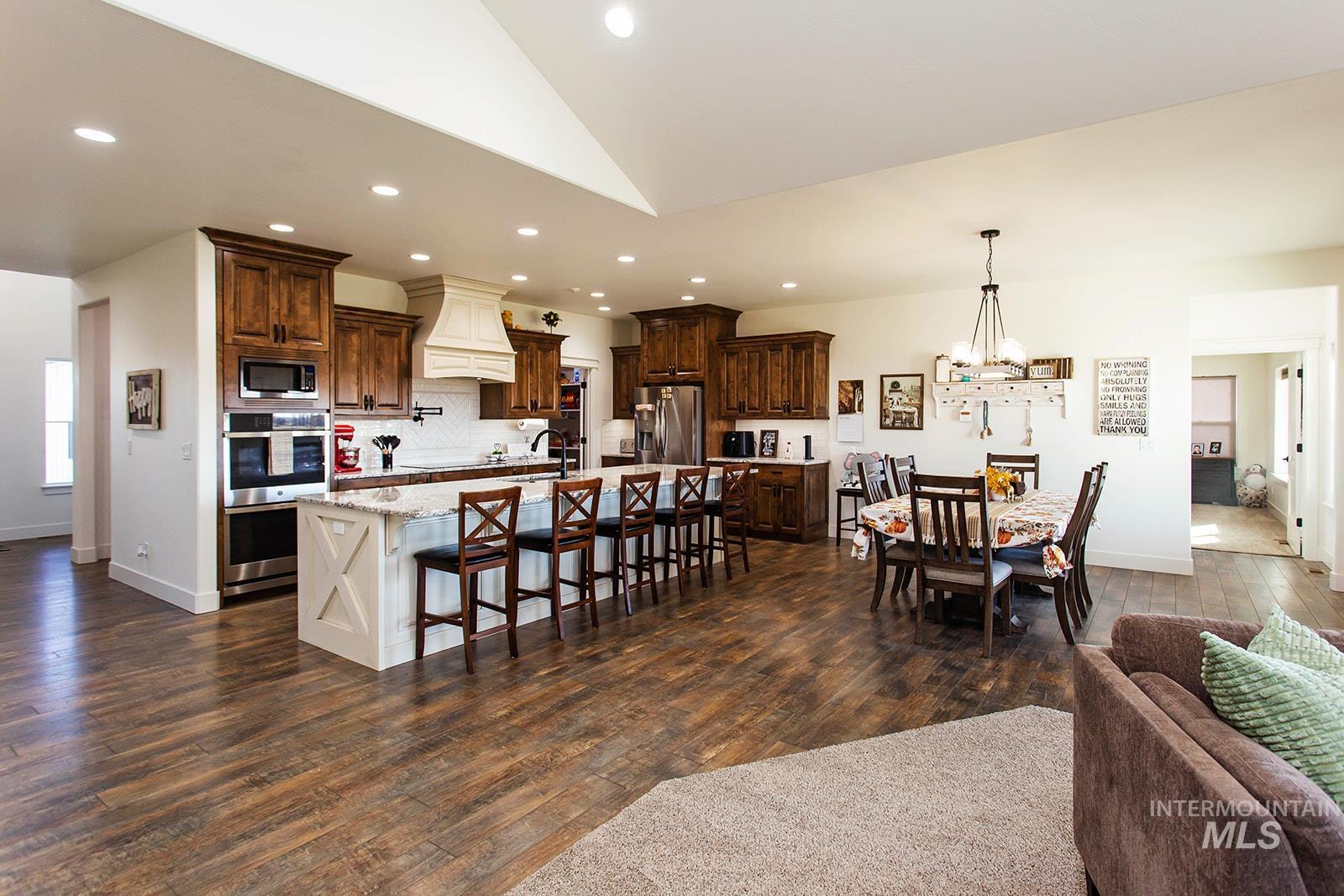 4089 N 2280 E, Filer, Idaho 83328, 5 Bedrooms, 3 Bathrooms, Residential For Sale, Price $899,000,MLS 98968091