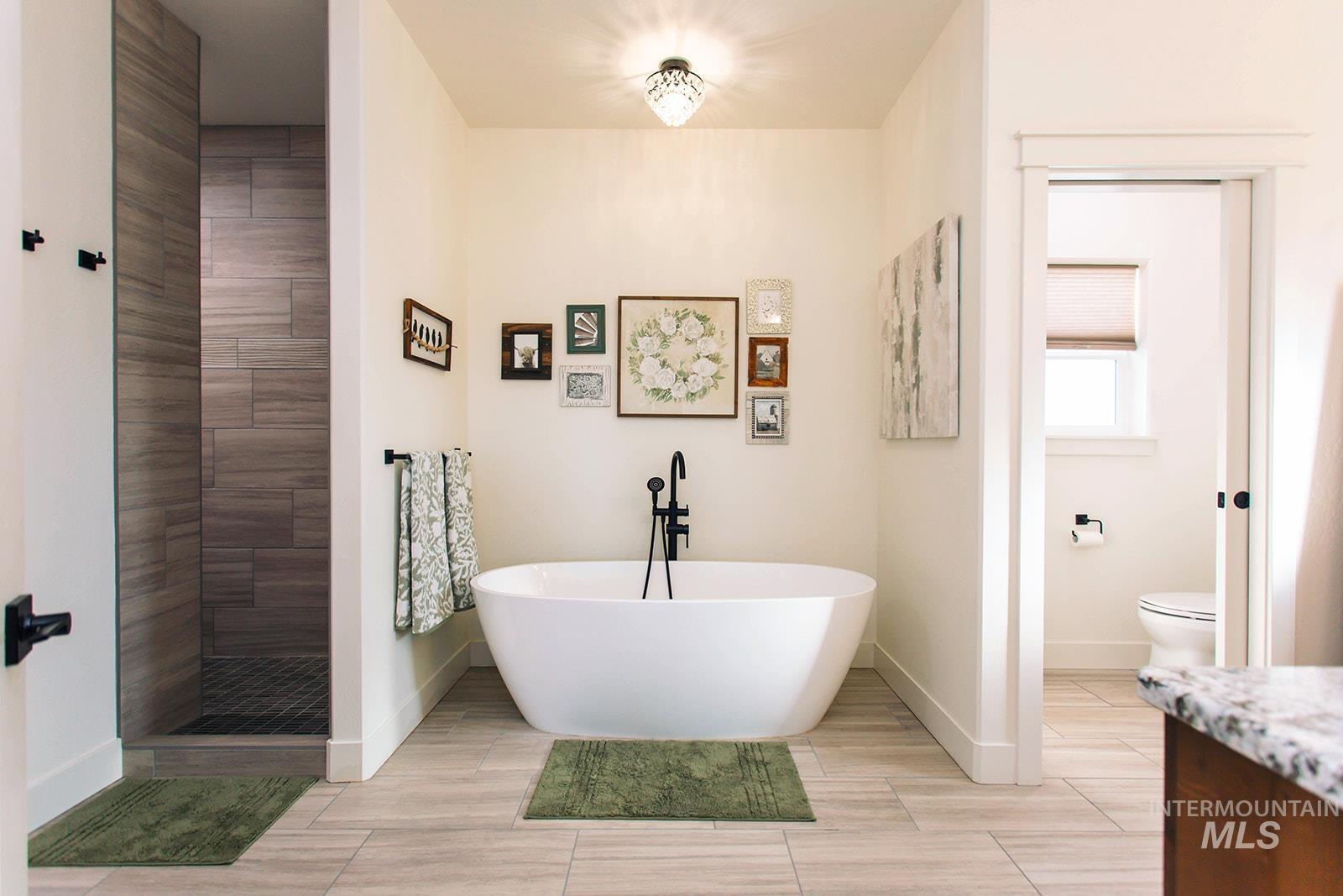 4089 N 2280 E, Filer, Idaho 83328, 5 Bedrooms, 3 Bathrooms, Residential For Sale, Price $899,000,MLS 98968091