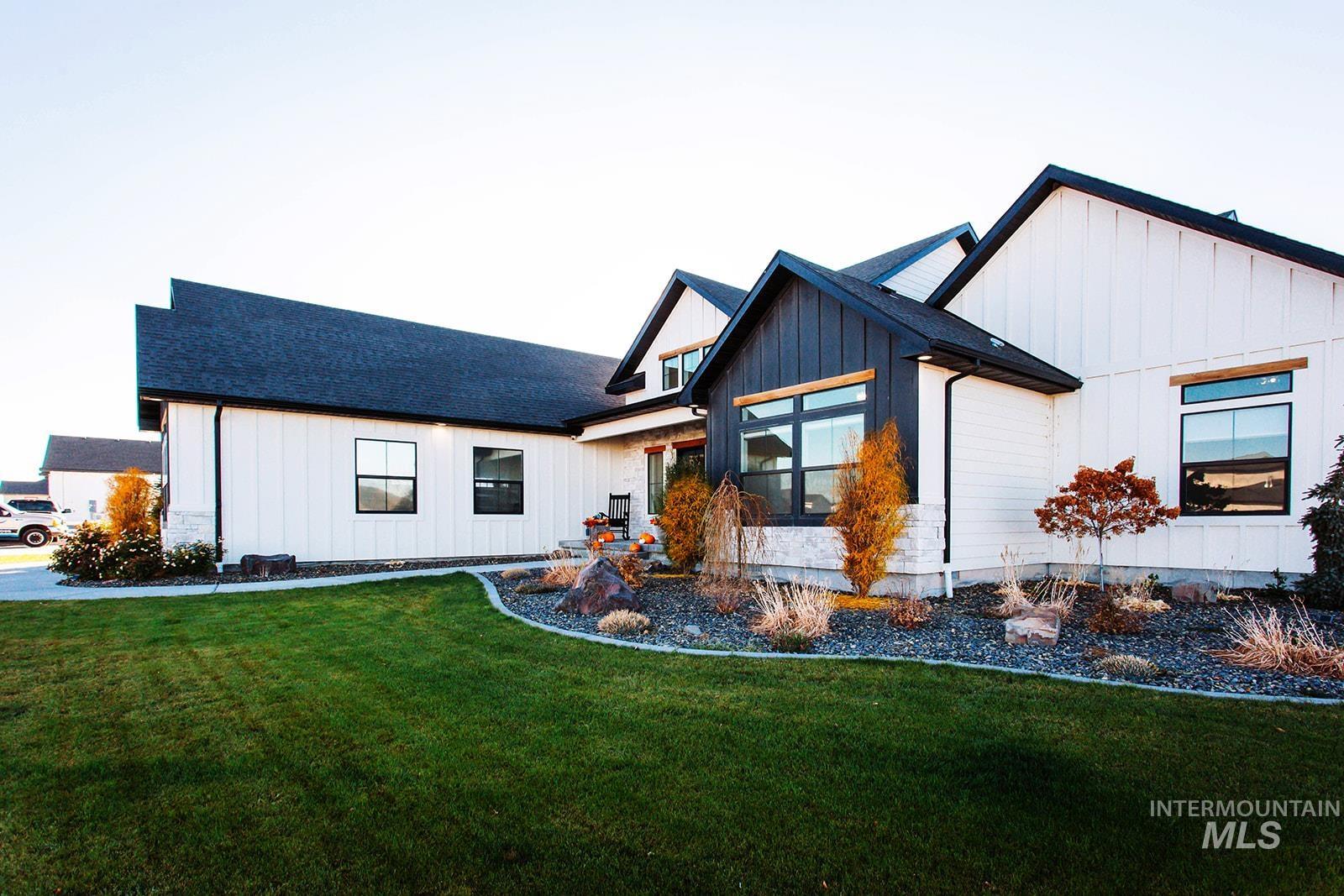 4089 N 2280 E, Filer, Idaho 83328, 5 Bedrooms, 3 Bathrooms, Residential For Sale, Price $899,000,MLS 98968091