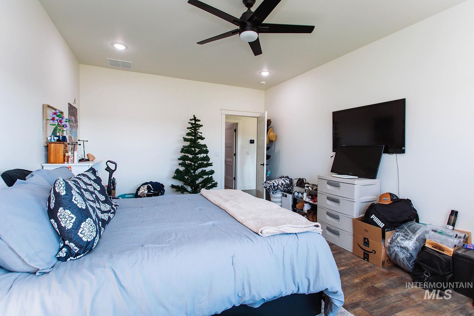 4089 N 2280 E, Filer, Idaho 83328, 5 Bedrooms, 3 Bathrooms, Residential For Sale, Price $899,000,MLS 98968091