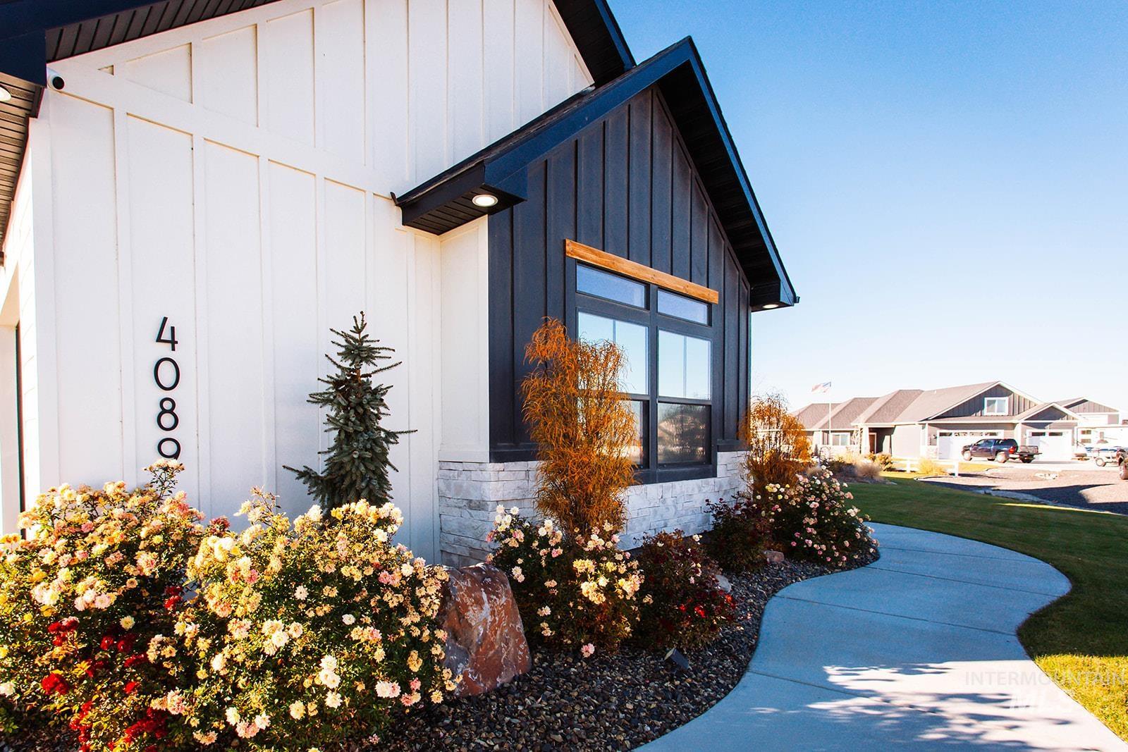 4089 N 2280 E, Filer, Idaho 83328, 5 Bedrooms, 3 Bathrooms, Residential For Sale, Price $899,000,MLS 98968091