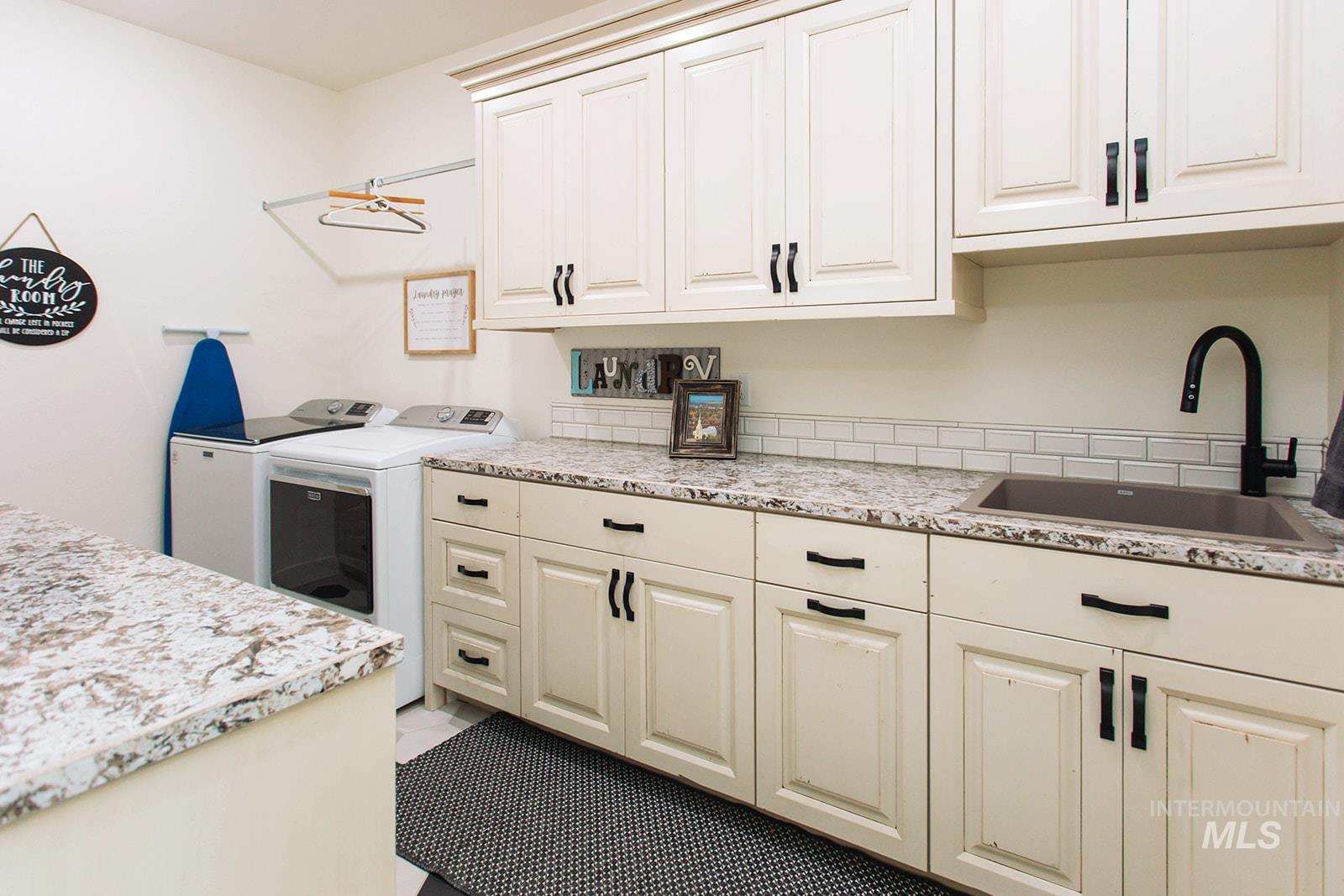 4089 N 2280 E, Filer, Idaho 83328, 5 Bedrooms, 3 Bathrooms, Residential For Sale, Price $899,000,MLS 98968091