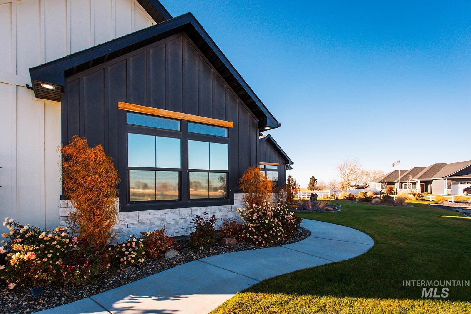 4089 N 2280 E, Filer, Idaho 83328, 5 Bedrooms, 3 Bathrooms, Residential For Sale, Price $899,000,MLS 98968091