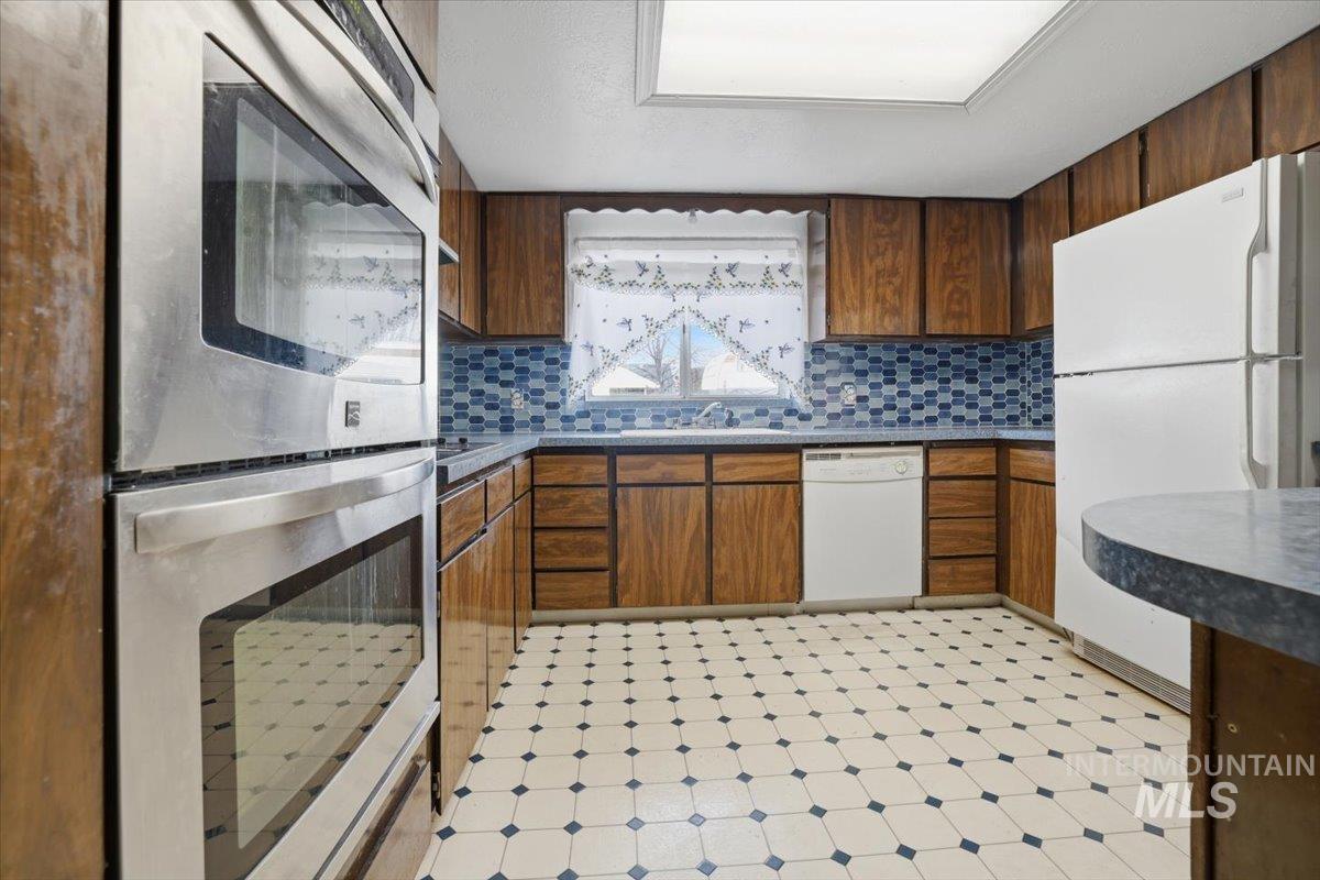 303 W 1st St, Middleton, Idaho 83644, 3 Bedrooms, 1.5 Bathrooms, Residential For Sale, Price $365,000,MLS 98968093