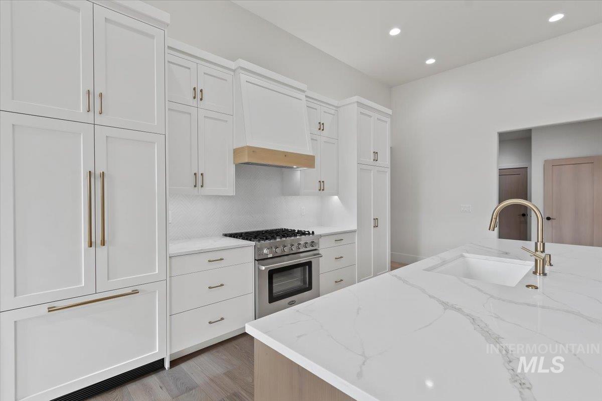 1517 Mountain View Dr., Twin Falls, Idaho 83301, 4 Bedrooms, 3 Bathrooms, Residential For Sale, Price $795,000, 98968095