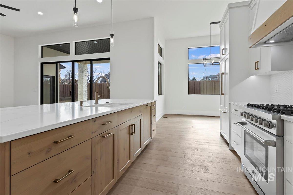 1517 Mountain View Dr., Twin Falls, Idaho 83301, 4 Bedrooms, 3 Bathrooms, Residential For Sale, Price $795,000, 98968095