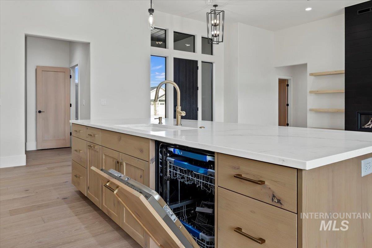 1517 Mountain View Dr., Twin Falls, Idaho 83301, 4 Bedrooms, 3 Bathrooms, Residential For Sale, Price $795,000, 98968095