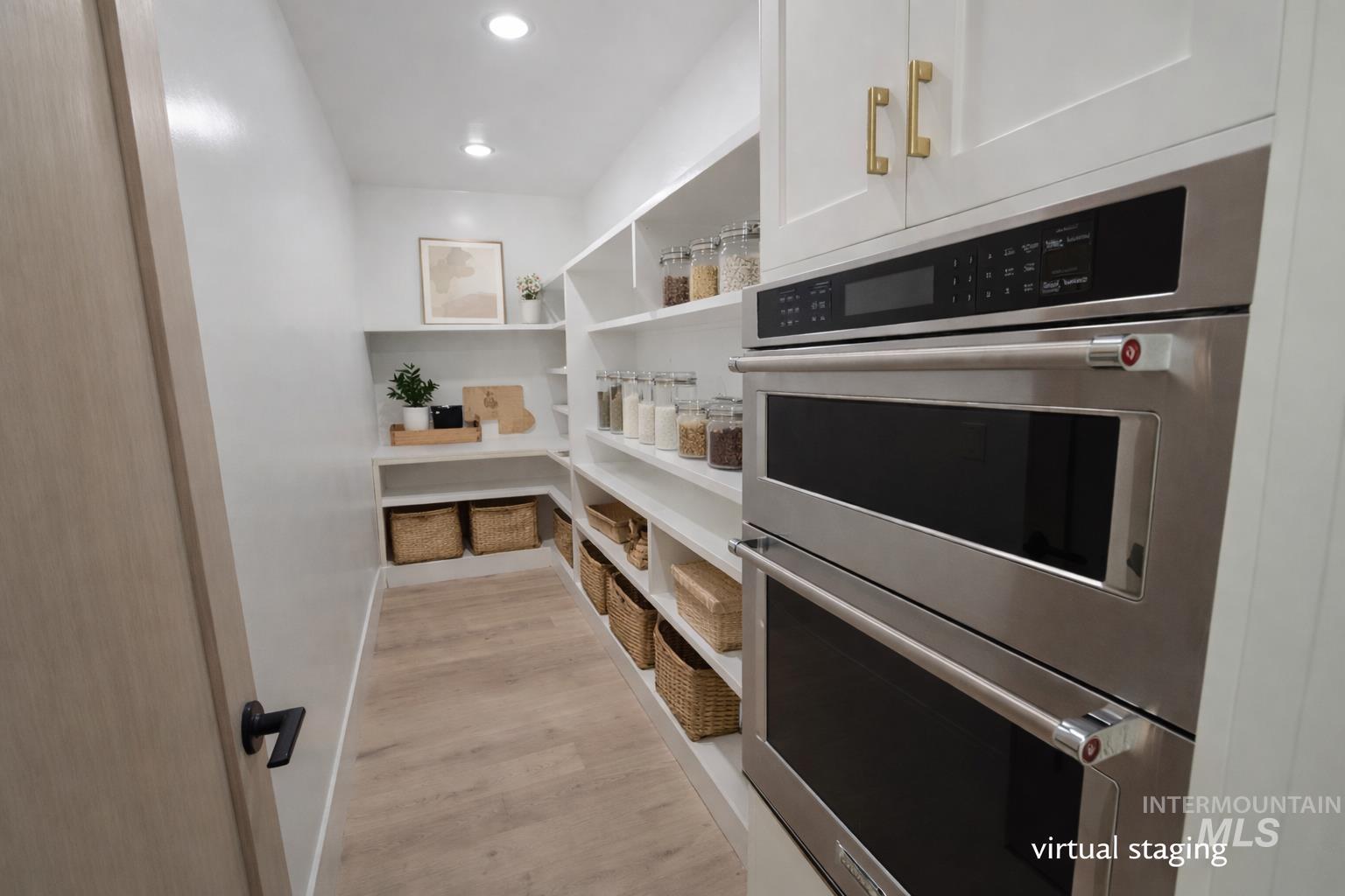 1517 Mountain View Dr., Twin Falls, Idaho 83301, 4 Bedrooms, 3 Bathrooms, Residential For Sale, Price $795,000,MLS 98968095