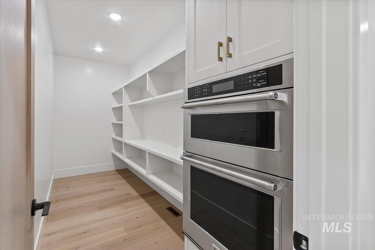 1517 Mountain View Dr., Twin Falls, Idaho 83301, 4 Bedrooms, 3 Bathrooms, Residential For Sale, Price $795,000, 98968095