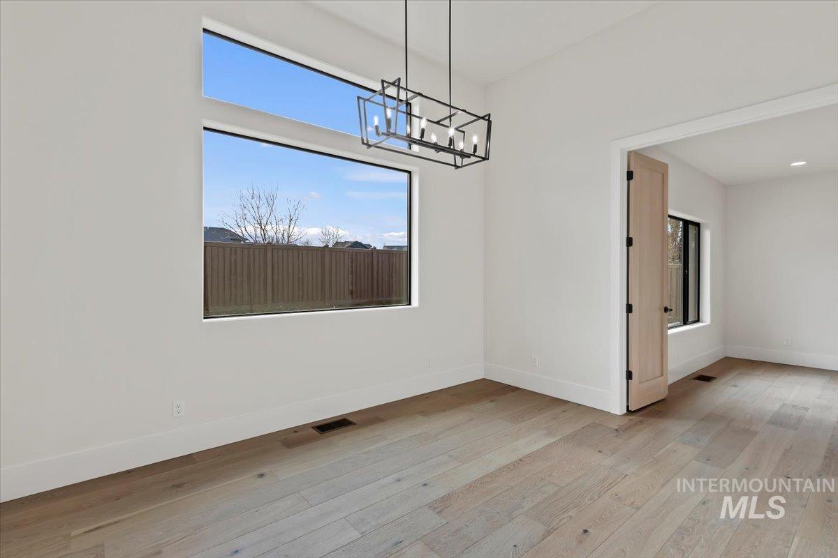 1517 Mountain View Dr., Twin Falls, Idaho 83301, 4 Bedrooms, 3 Bathrooms, Residential For Sale, Price $795,000, 98968095