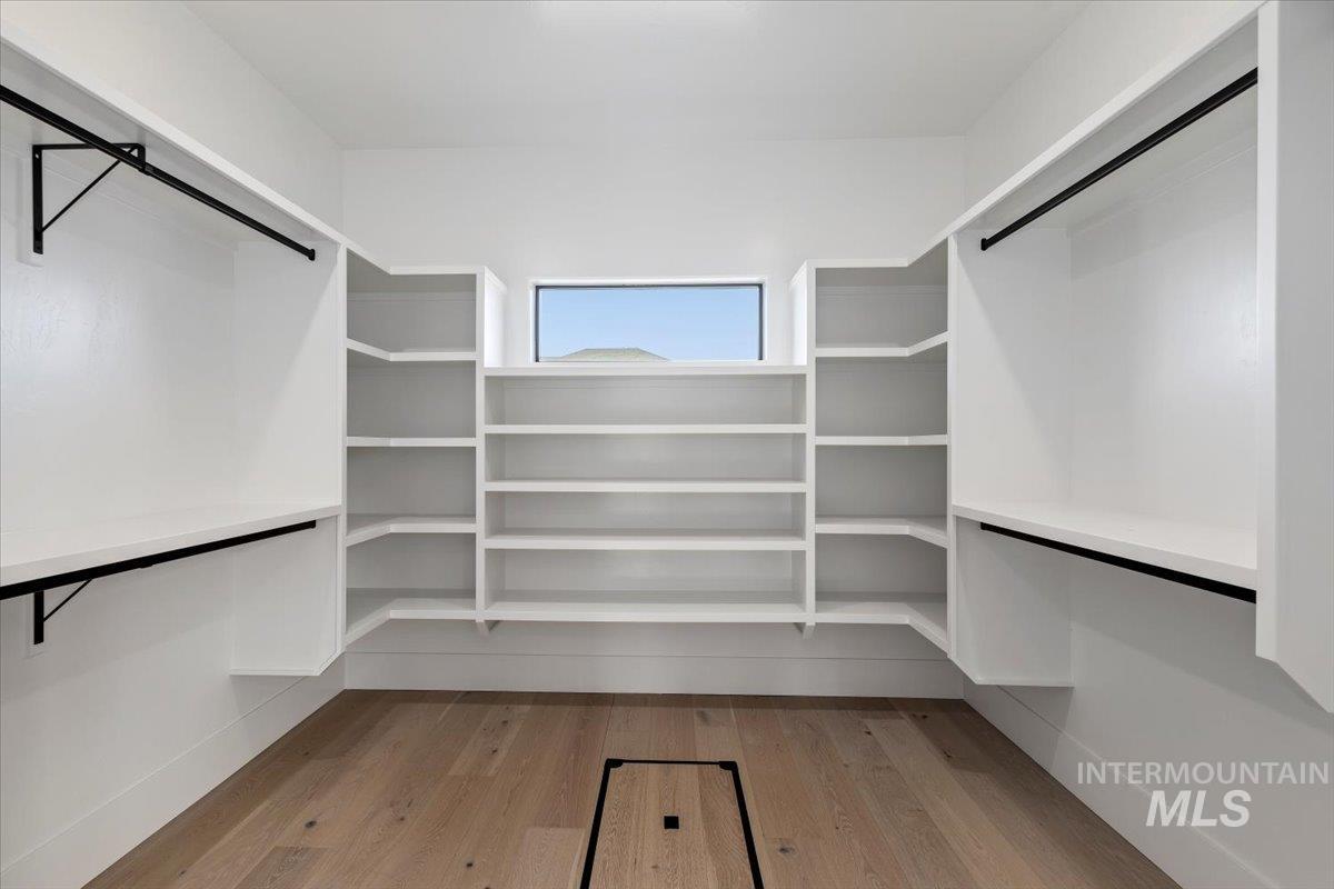 1517 Mountain View Dr., Twin Falls, Idaho 83301, 4 Bedrooms, 3 Bathrooms, Residential For Sale, Price $795,000, 98968095