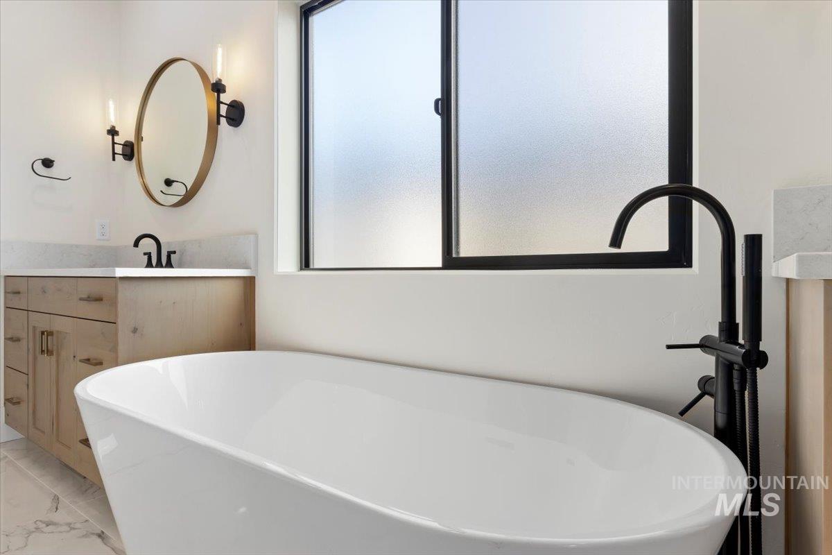 1517 Mountain View Dr., Twin Falls, Idaho 83301, 4 Bedrooms, 3 Bathrooms, Residential For Sale, Price $795,000, 98968095