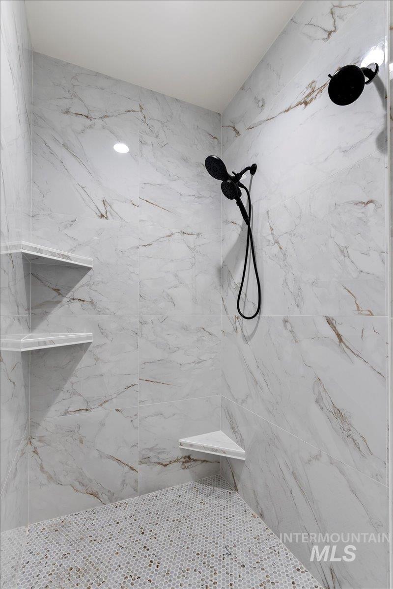 1517 Mountain View Dr., Twin Falls, Idaho 83301, 4 Bedrooms, 3 Bathrooms, Residential For Sale, Price $795,000, 98968095