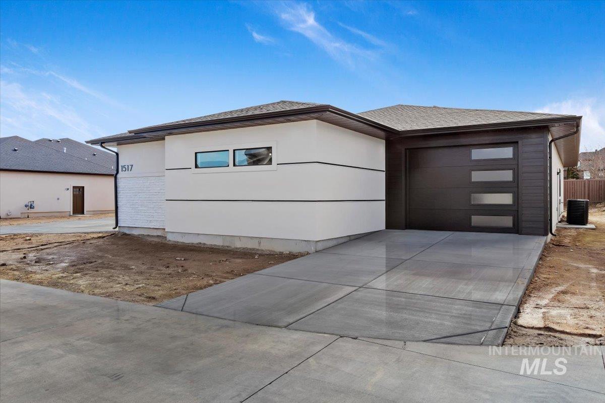1517 Mountain View Dr., Twin Falls, Idaho 83301, 4 Bedrooms, 3 Bathrooms, Residential For Sale, Price $795,000, 98968095