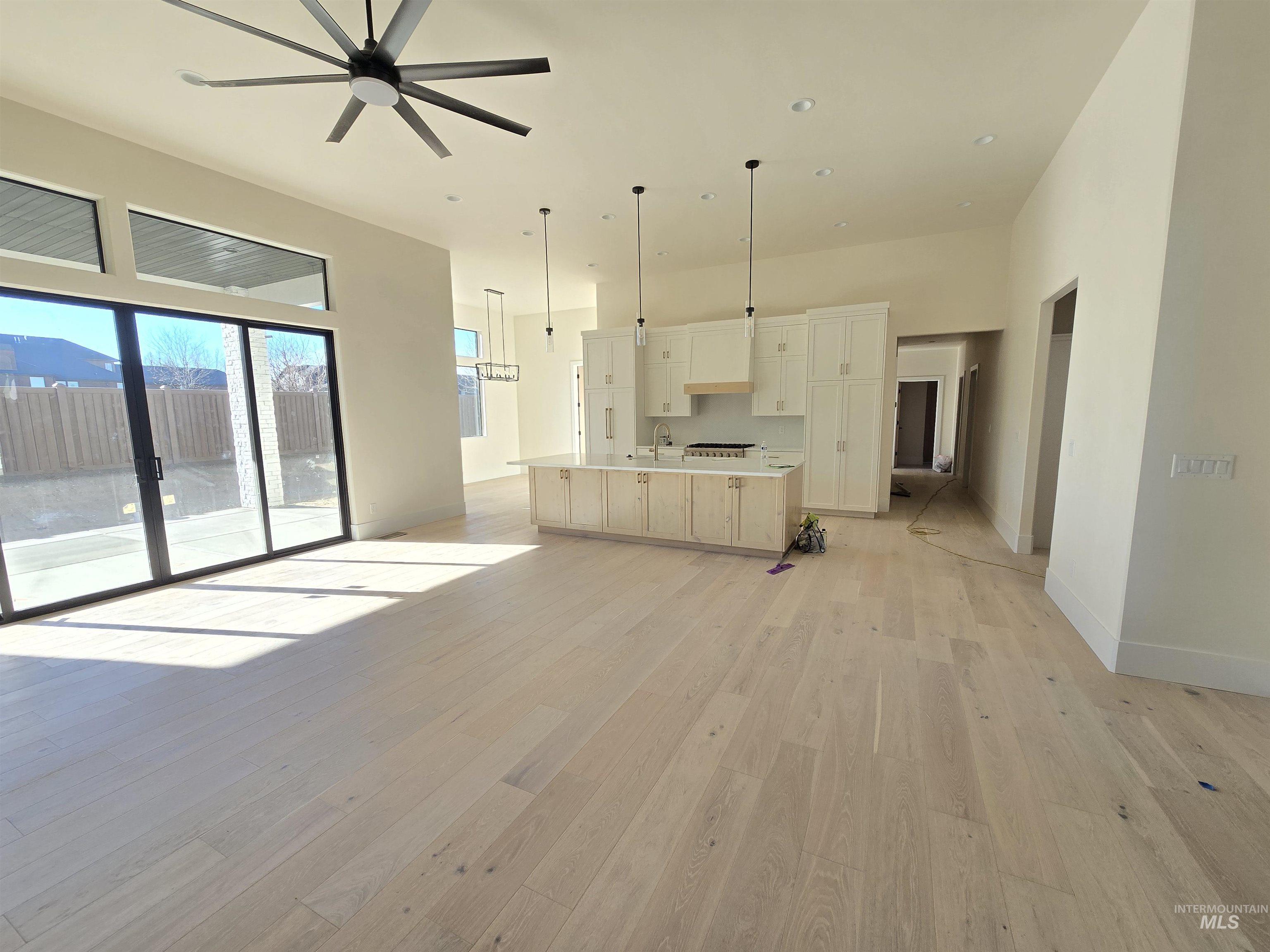 1517 Mountain View Dr., Twin Falls, Idaho 83301, 4 Bedrooms, 3 Bathrooms, Residential For Sale, Price $795,000,MLS 98968095