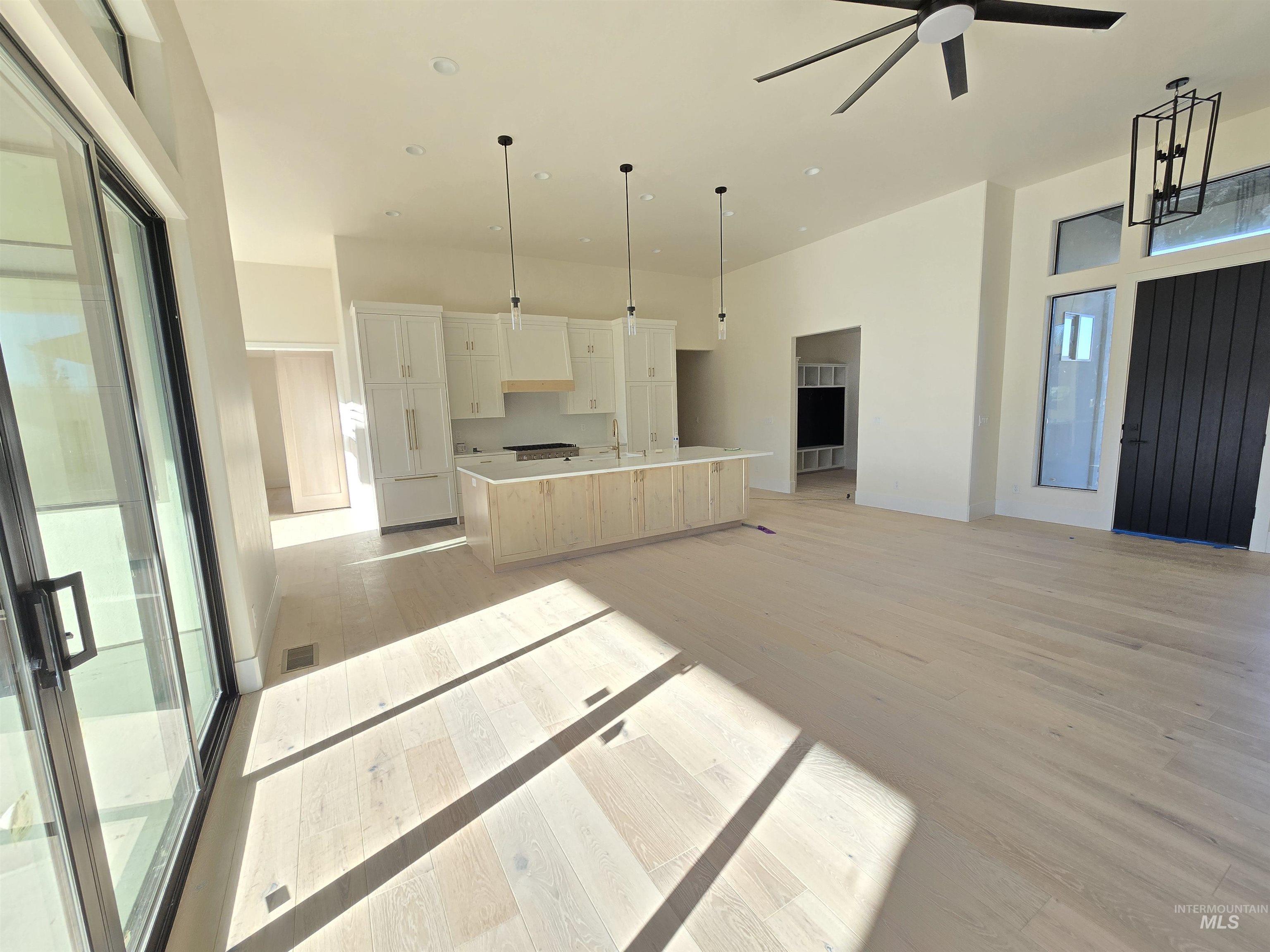 1517 Mountain View Dr., Twin Falls, Idaho 83301, 4 Bedrooms, 3 Bathrooms, Residential For Sale, Price $795,000,MLS 98968095