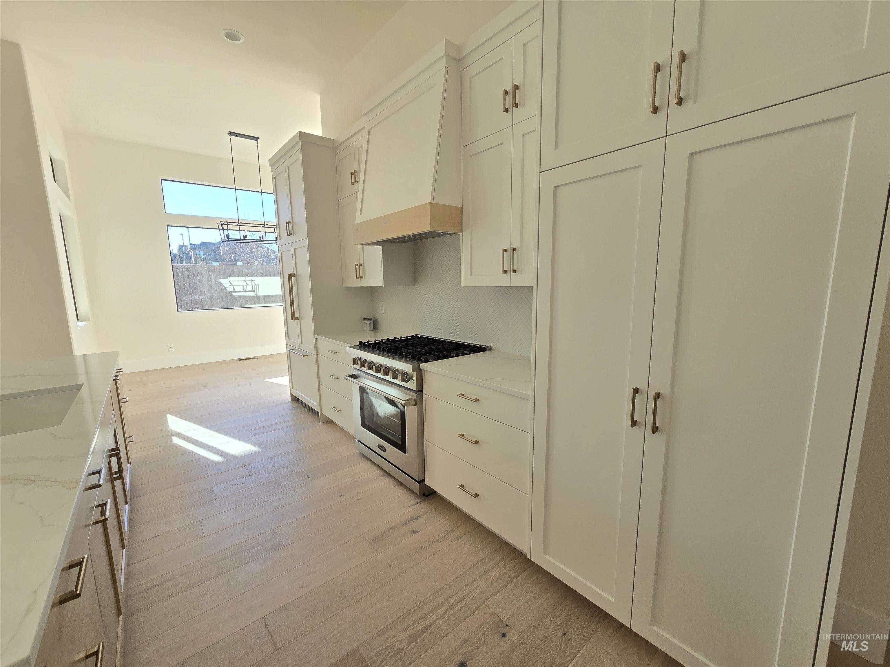 1517 Mountain View Dr., Twin Falls, Idaho 83301, 4 Bedrooms, 3 Bathrooms, Residential For Sale, Price $795,000,MLS 98968095