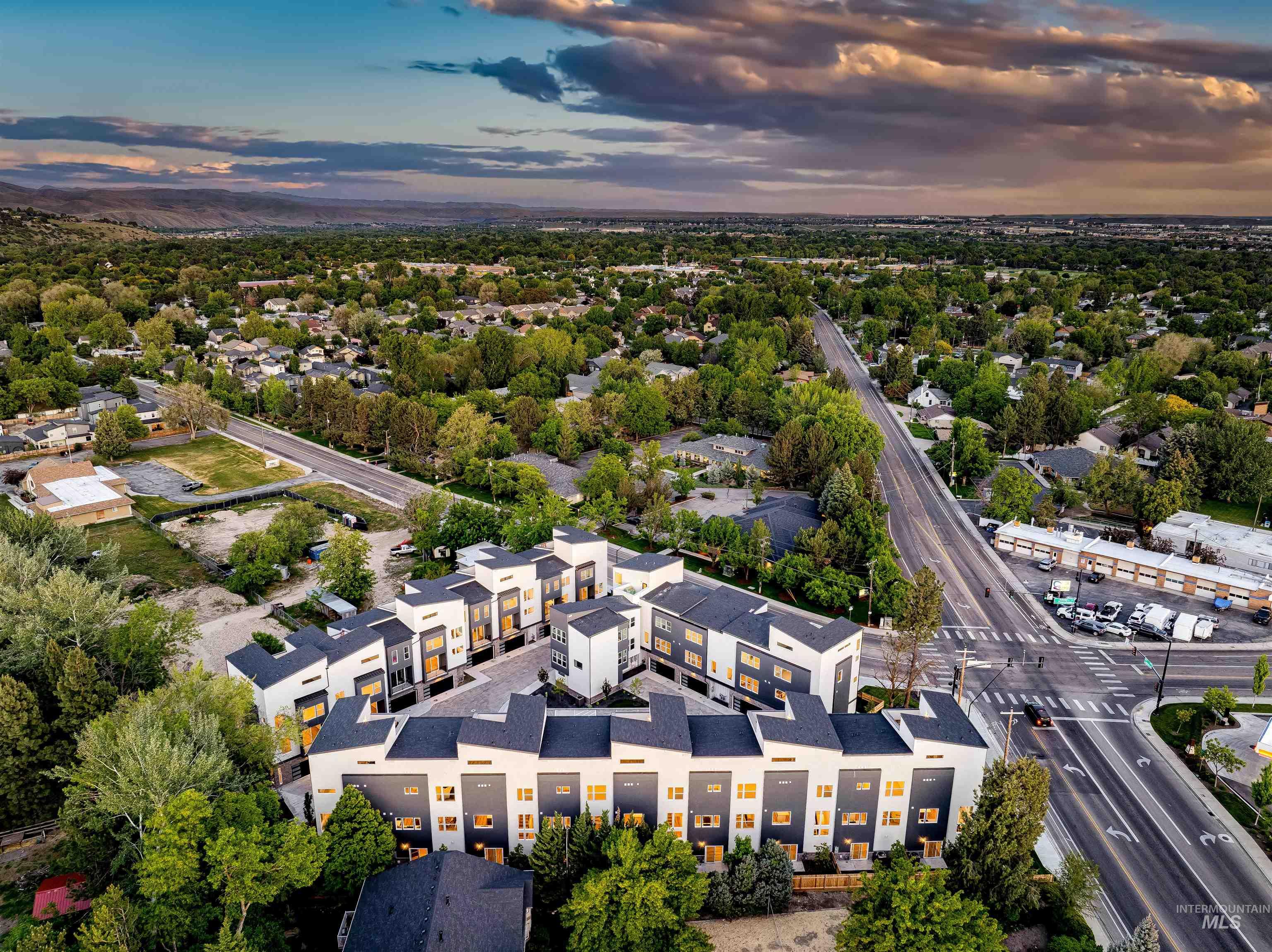 118 E Pennsylvania St, Boise, Idaho 83706, 4 Bedrooms, 2.5 Bathrooms, Residential For Sale, Price $547,000,MLS 98968096