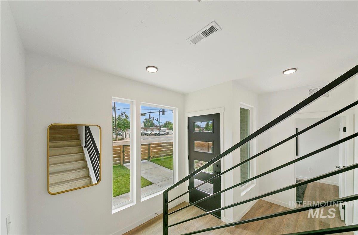 118 E Pennsylvania St, Boise, Idaho 83706, 4 Bedrooms, 2.5 Bathrooms, Residential For Sale, Price $549,000,MLS 98968096