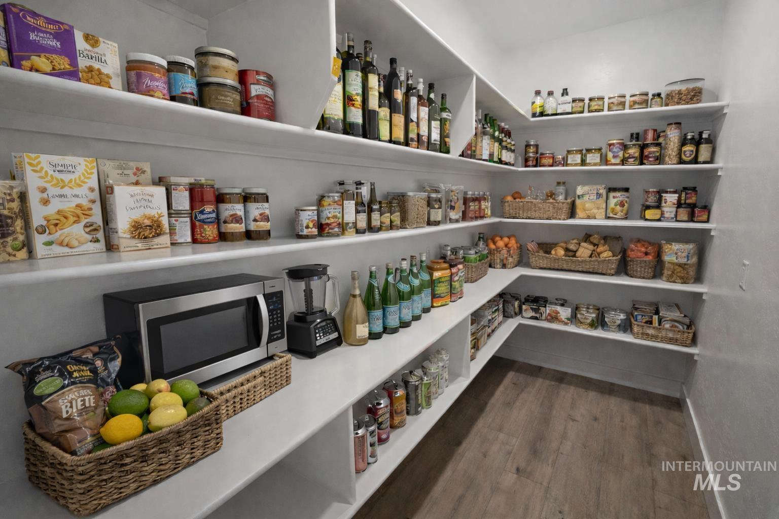 1509 Mountain View Drive, Twin Falls, Idaho 83301, 4 Bedrooms, 3 Bathrooms, Residential For Sale, Price $650,000,MLS 98968098