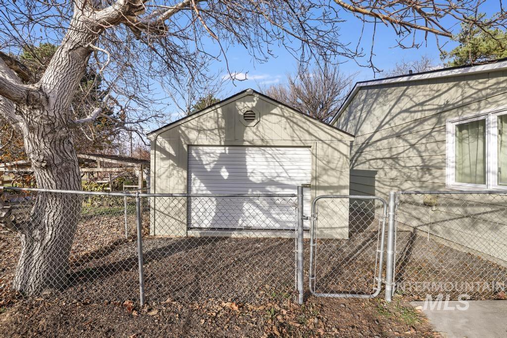 442 1st Ave W, Jerome, Idaho 83338, 3 Bedrooms, 2 Bathrooms, Residential For Sale, Price $314,900,MLS 98968100